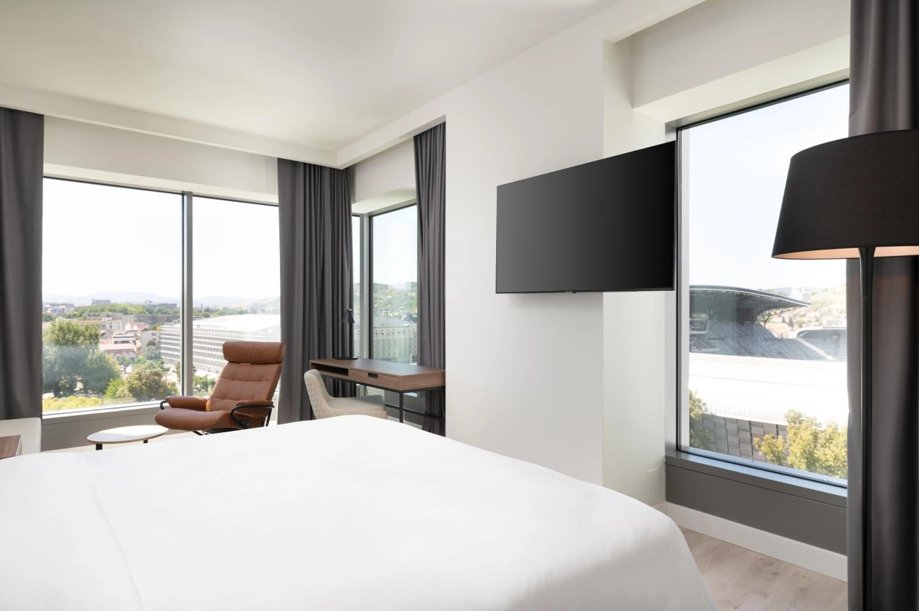 City view, Bed in Radisson Blu Hotel, Cluj