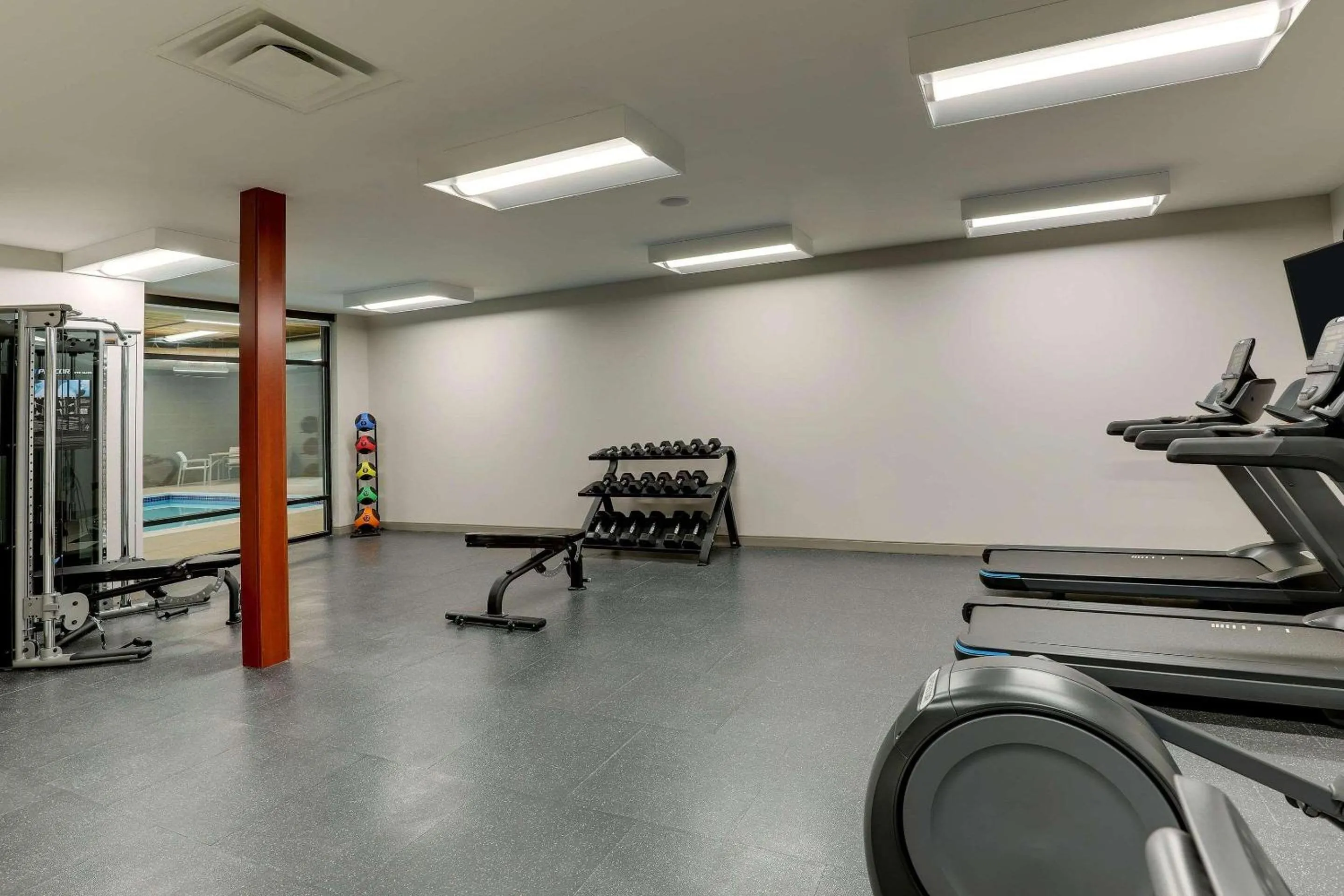 Fitness centre/facilities in Country Inn & Suites by Radisson, Cumming near NorthSide Hospital Forsyth