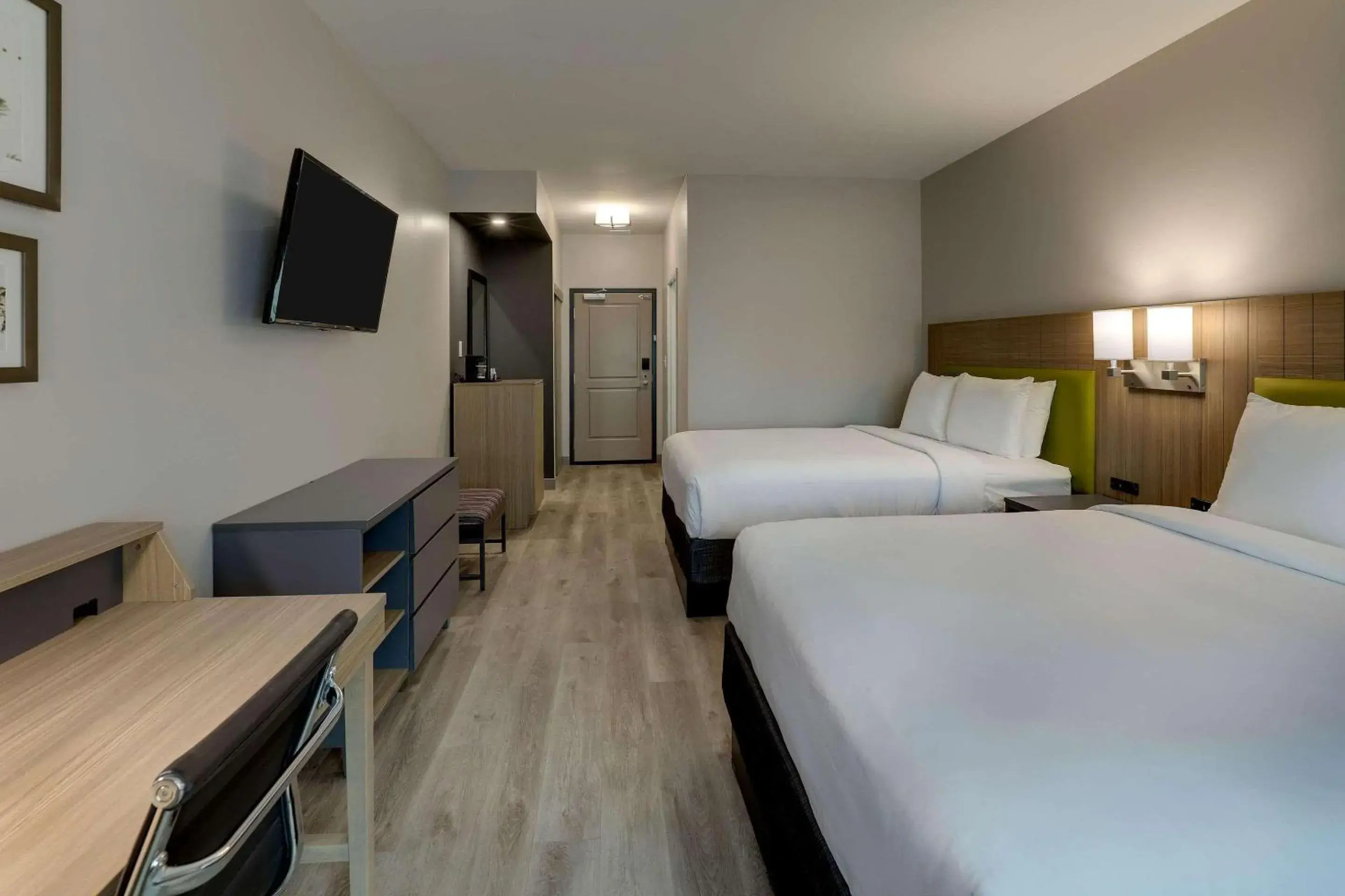 Bedroom, Bed in Country Inn & Suites by Radisson, Cumming near NorthSide Hospital Forsyth Bedroom, Bed in Country Inn & Suites by Radisson, Cumming near NorthSide Hospital Forsyth