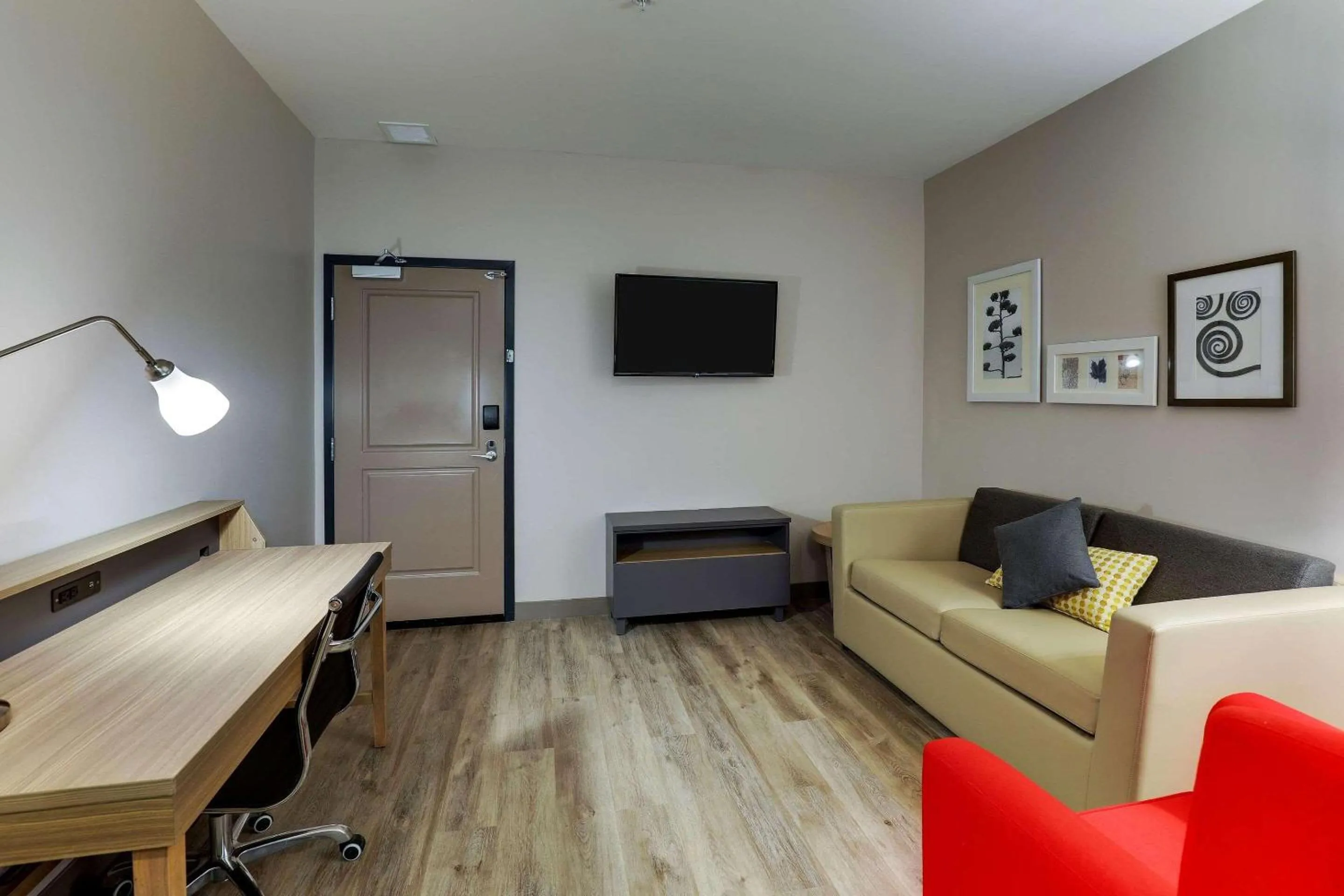 Bedroom in Country Inn & Suites by Radisson, Cumming near NorthSide Hospital Forsyth