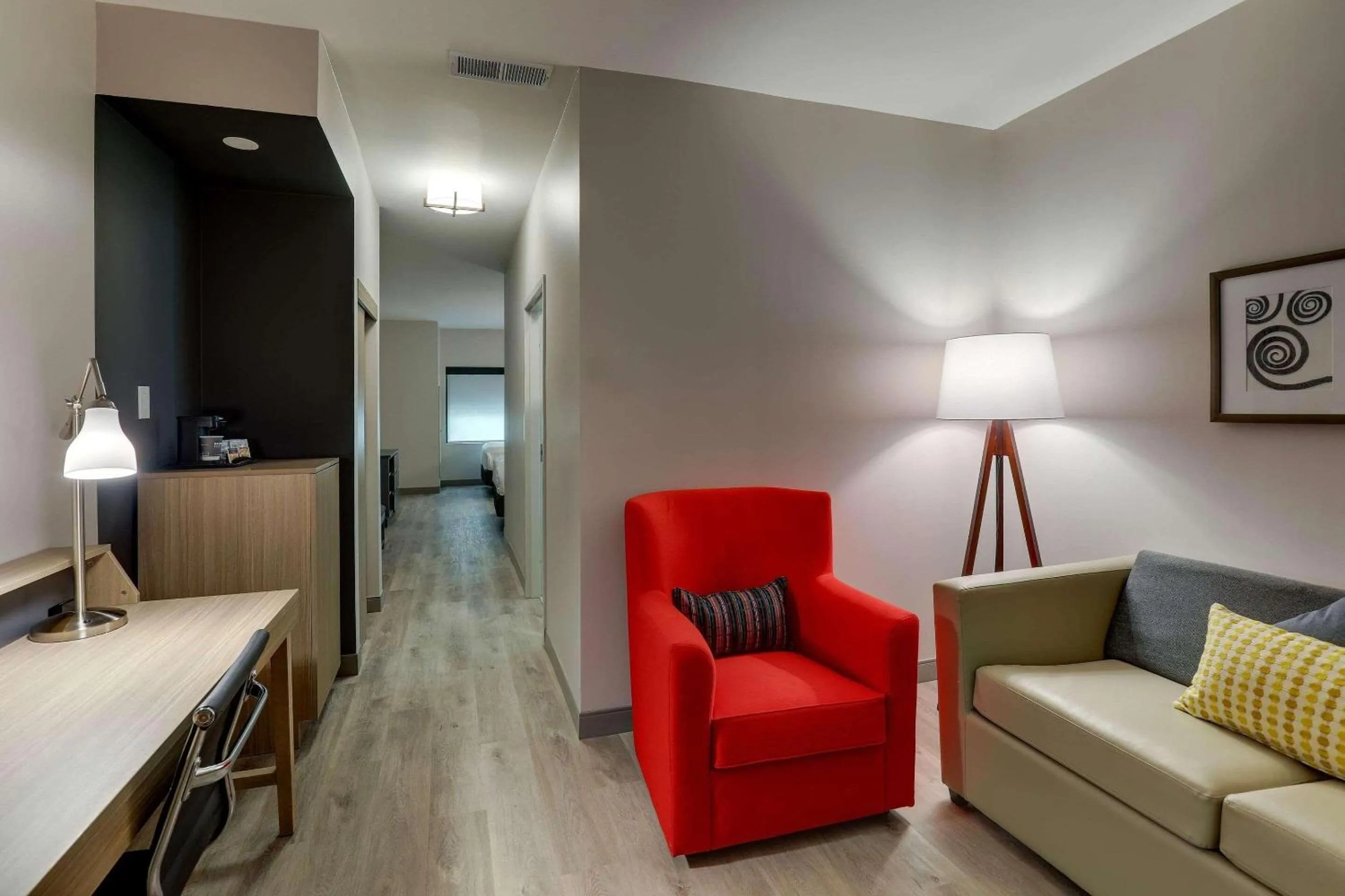 Bedroom in Country Inn & Suites by Radisson, Cumming near NorthSide Hospital Forsyth