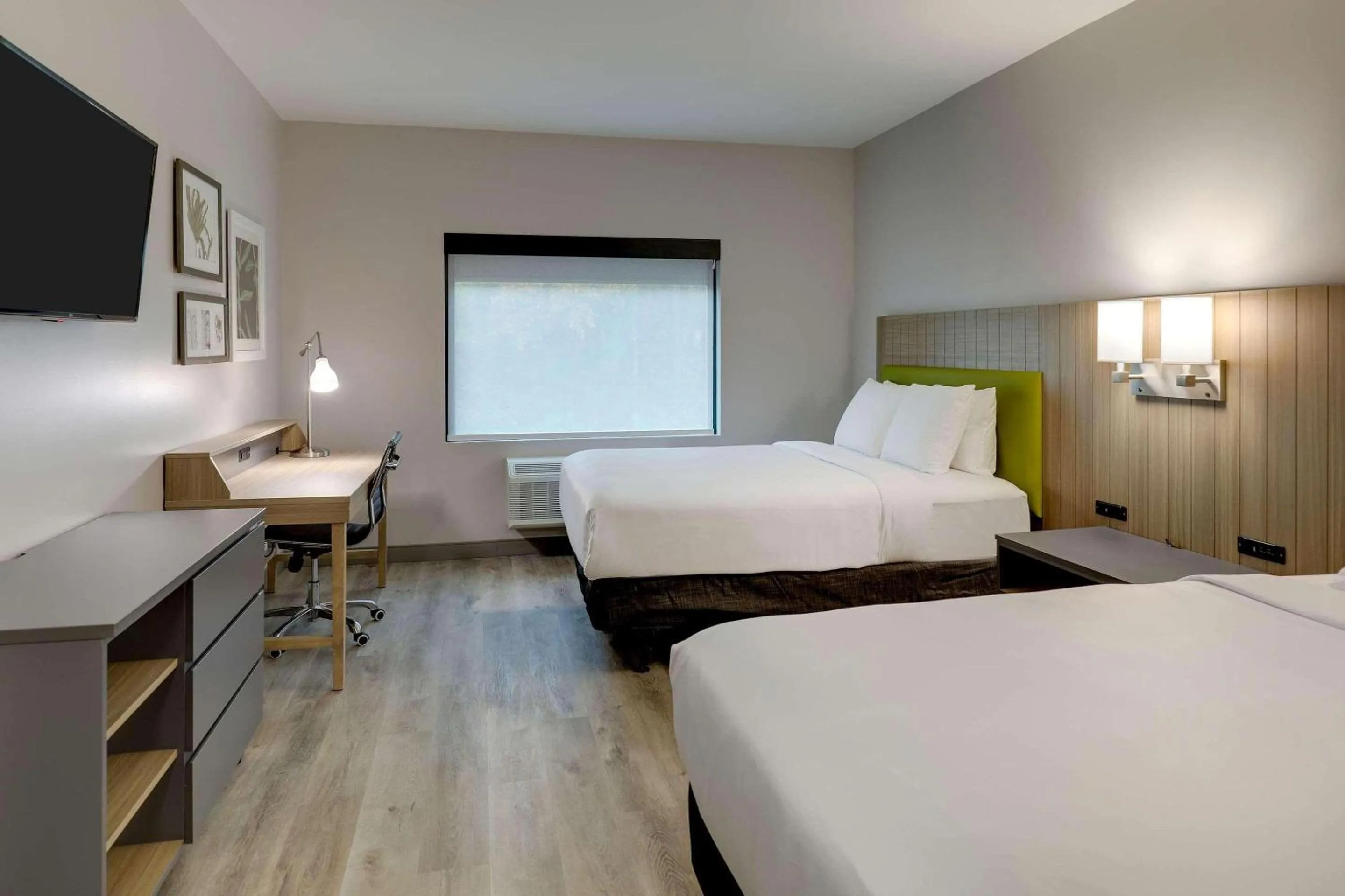 Bedroom, Bed in Country Inn & Suites by Radisson, Cumming near NorthSide Hospital Forsyth