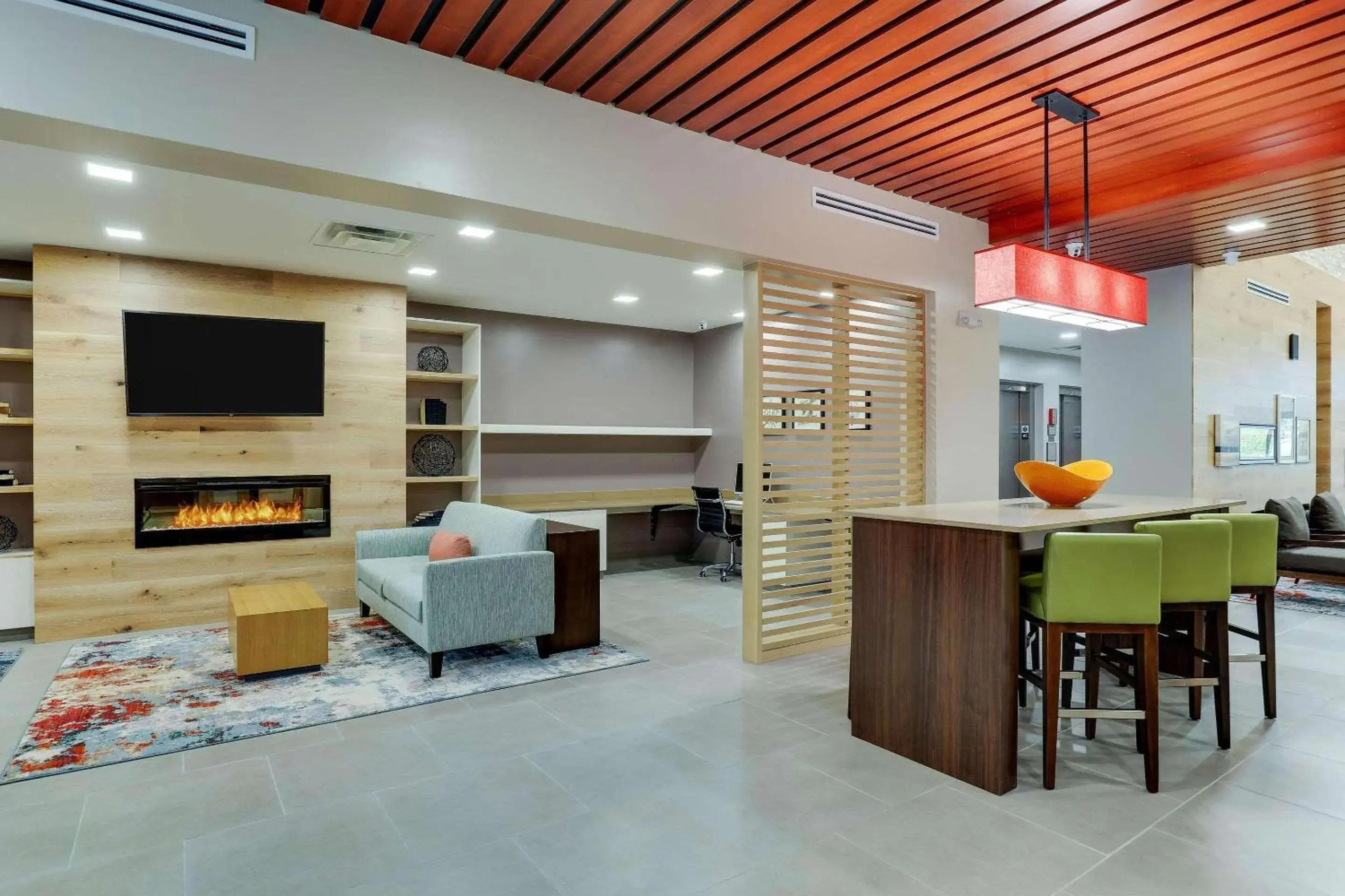 Lobby or reception in Country Inn & Suites by Radisson, Cumming near NorthSide Hospital Forsyth Lobby or reception in Country Inn & Suites by Radisson, Cumming near NorthSide Hospital Forsyth