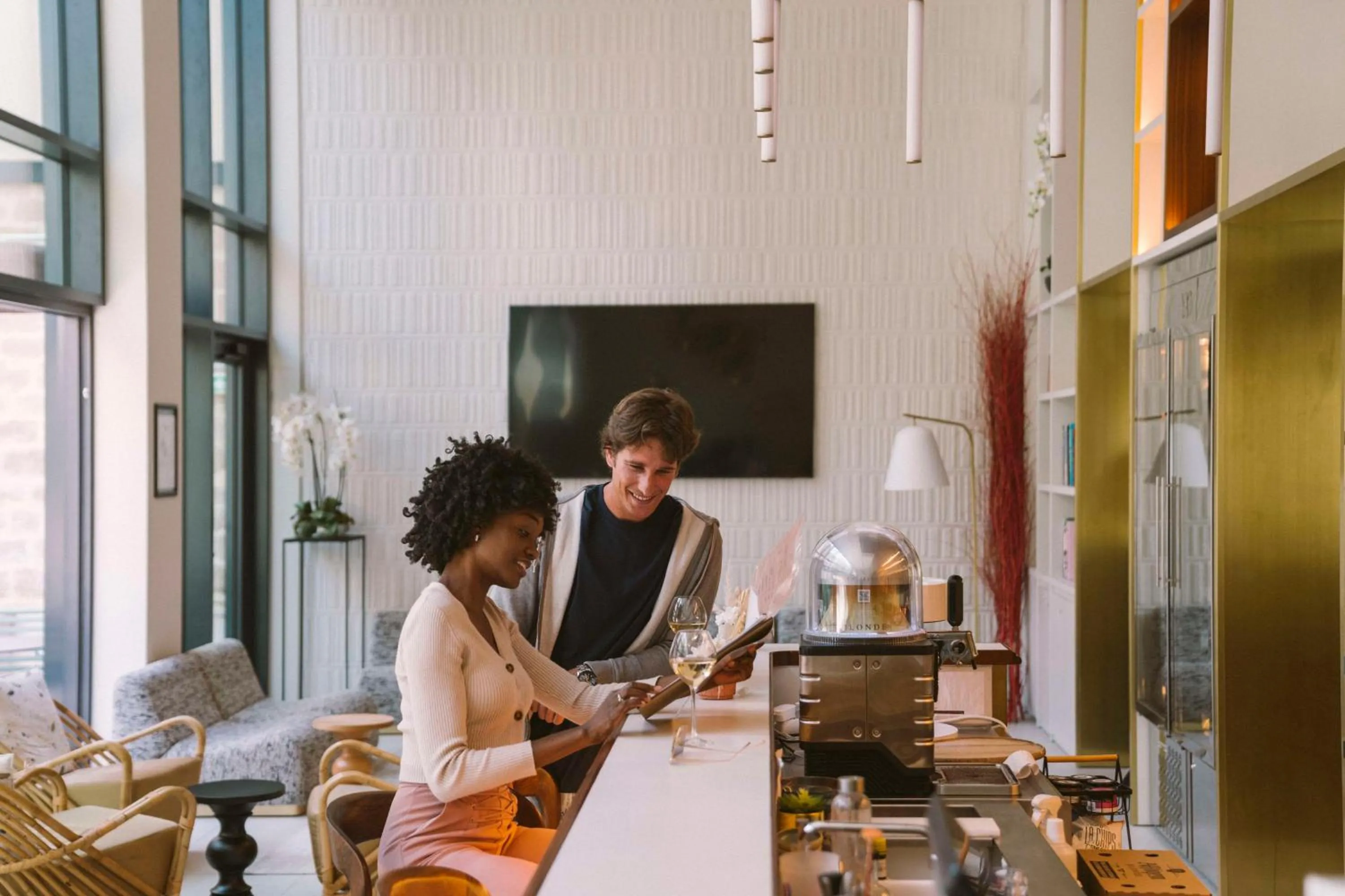 Lounge or bar in Hotel Yac Paris Clichy, a member of Radisson Individuals
