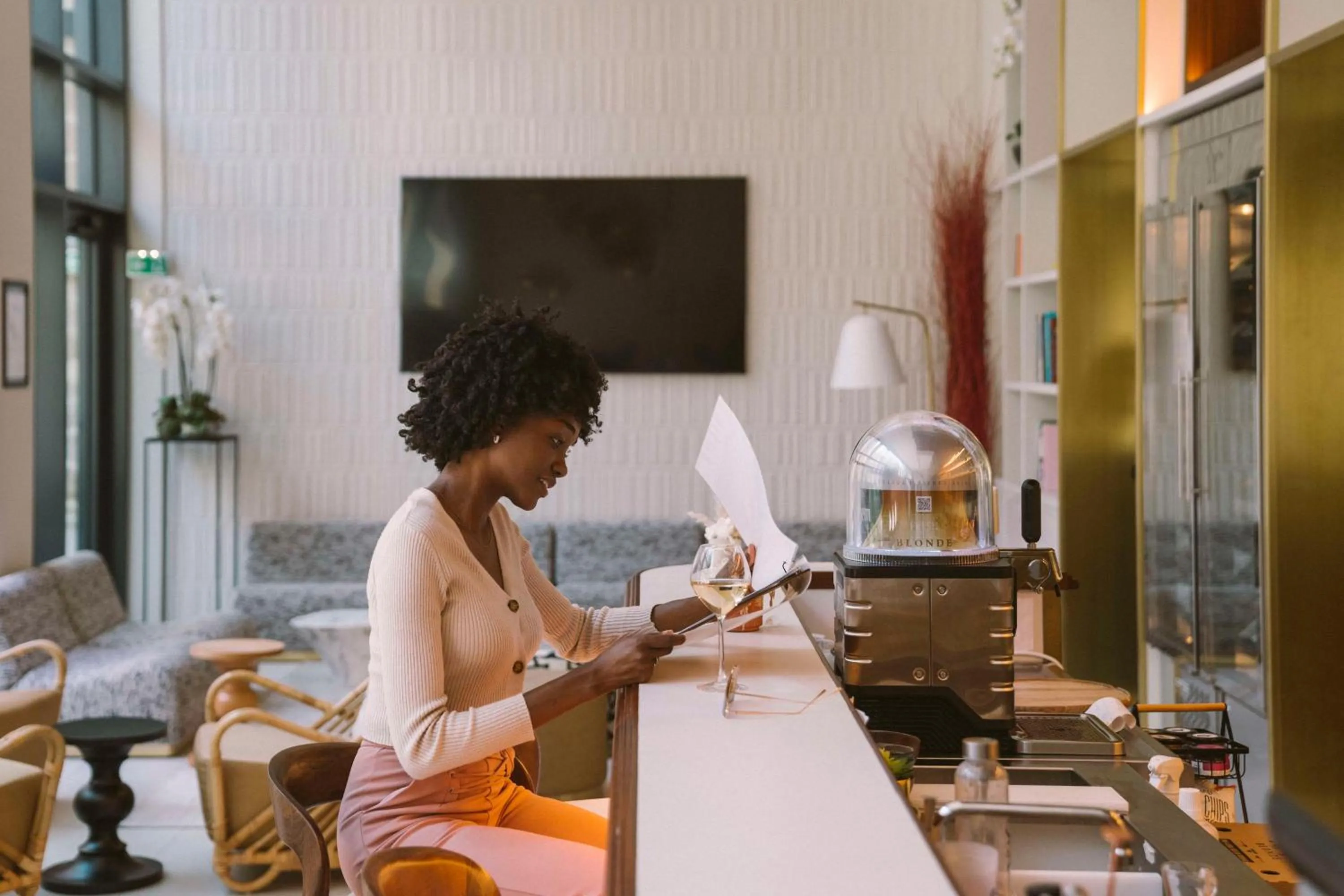 Lounge or bar in Hotel Yac Paris Clichy, a member of Radisson Individuals
