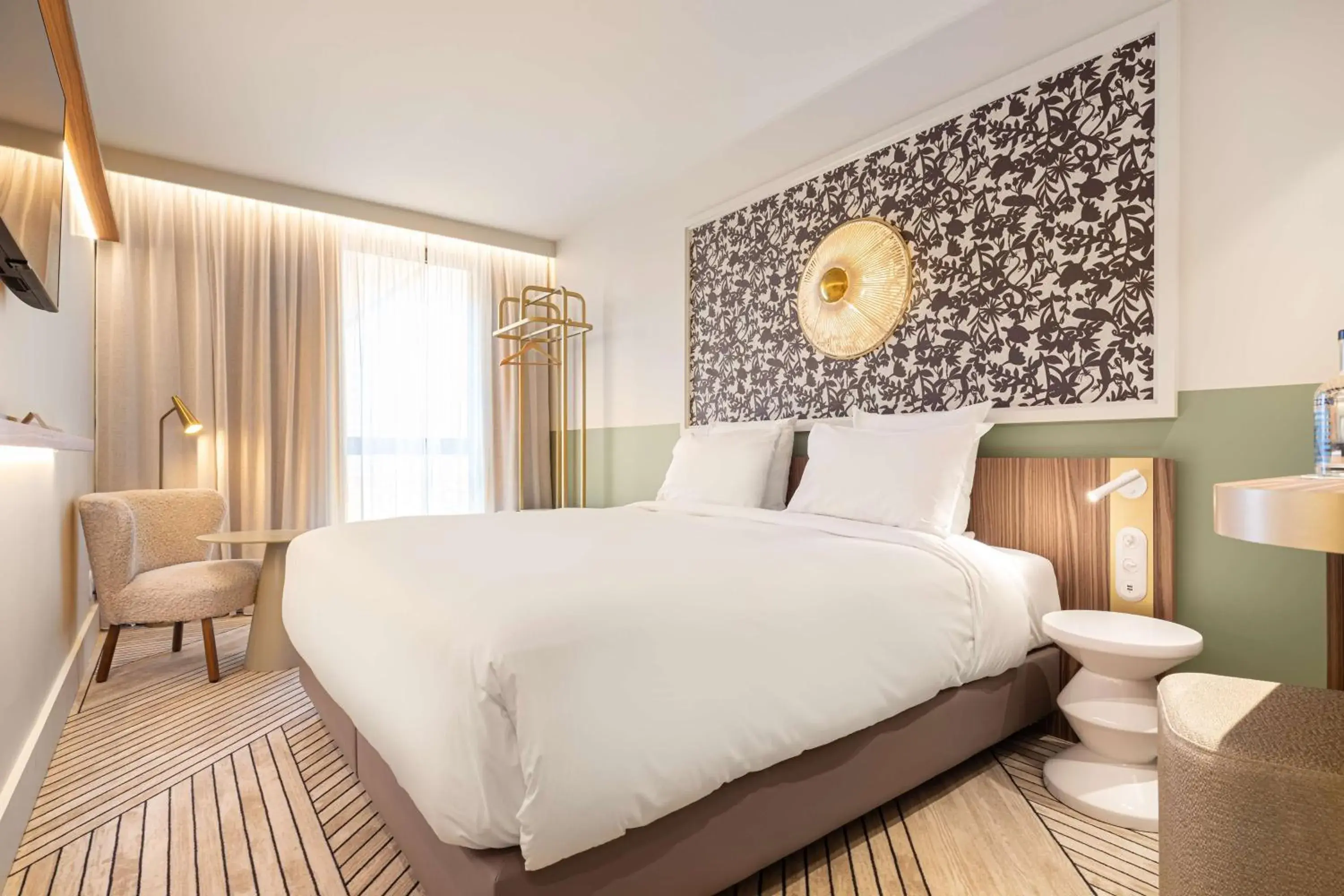 Bedroom, Bed in Hotel Yac Paris Clichy, a member of Radisson Individuals Bedroom, Bed in Hotel Yac Paris Clichy, a member of Radisson Individuals
