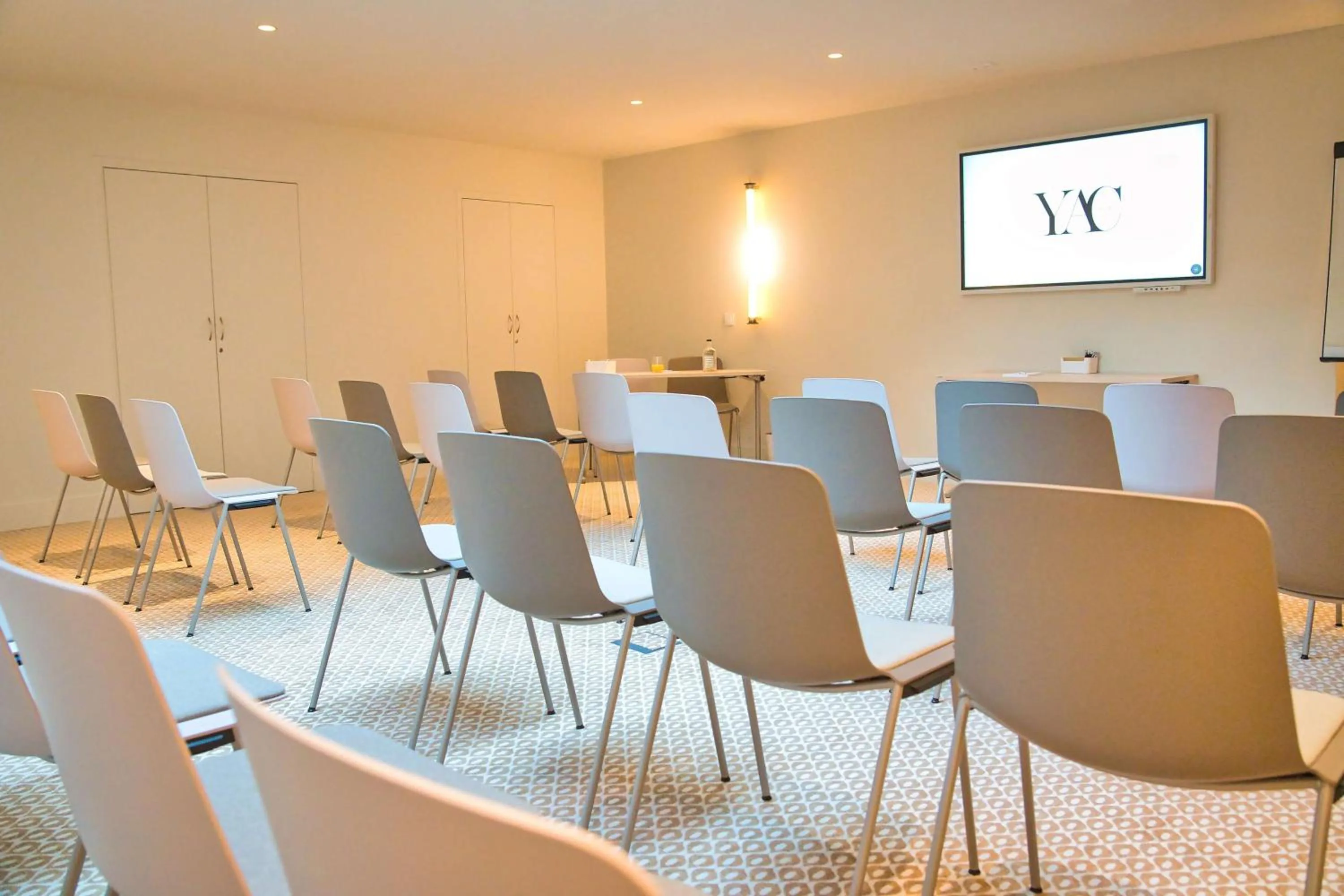 Meeting/conference room in Hotel Yac Paris Clichy, a member of Radisson Individuals
