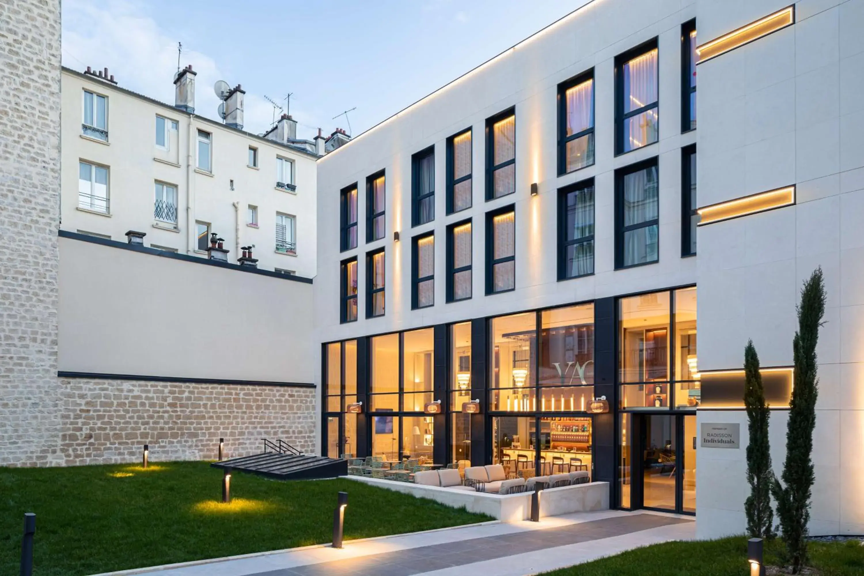 Property building in Hotel Yac Paris Clichy, a member of Radisson Individuals Property building in Hotel Yac Paris Clichy, a member of Radisson Individuals