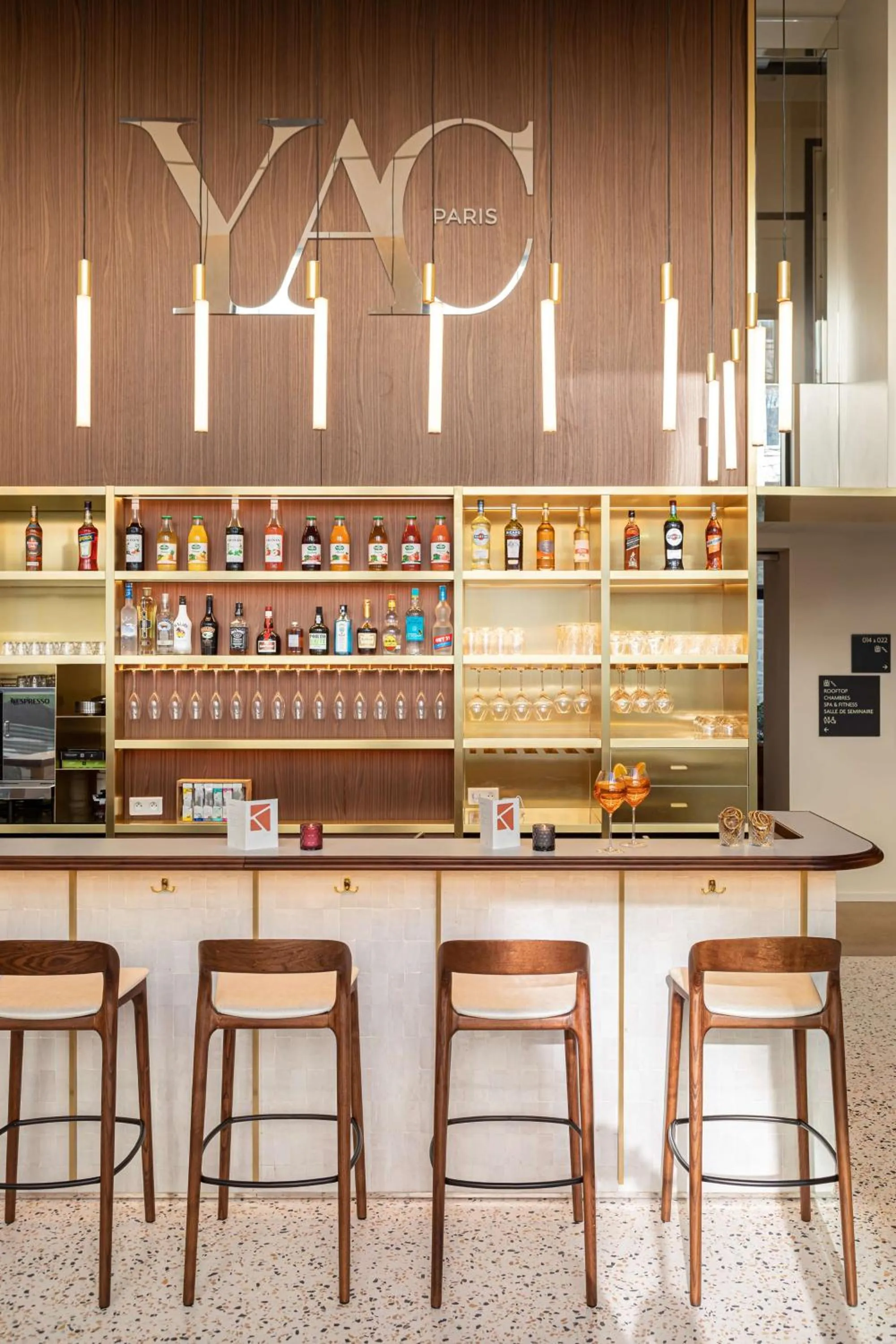 Lounge or bar in Hotel Yac Paris Clichy, a member of Radisson Individuals