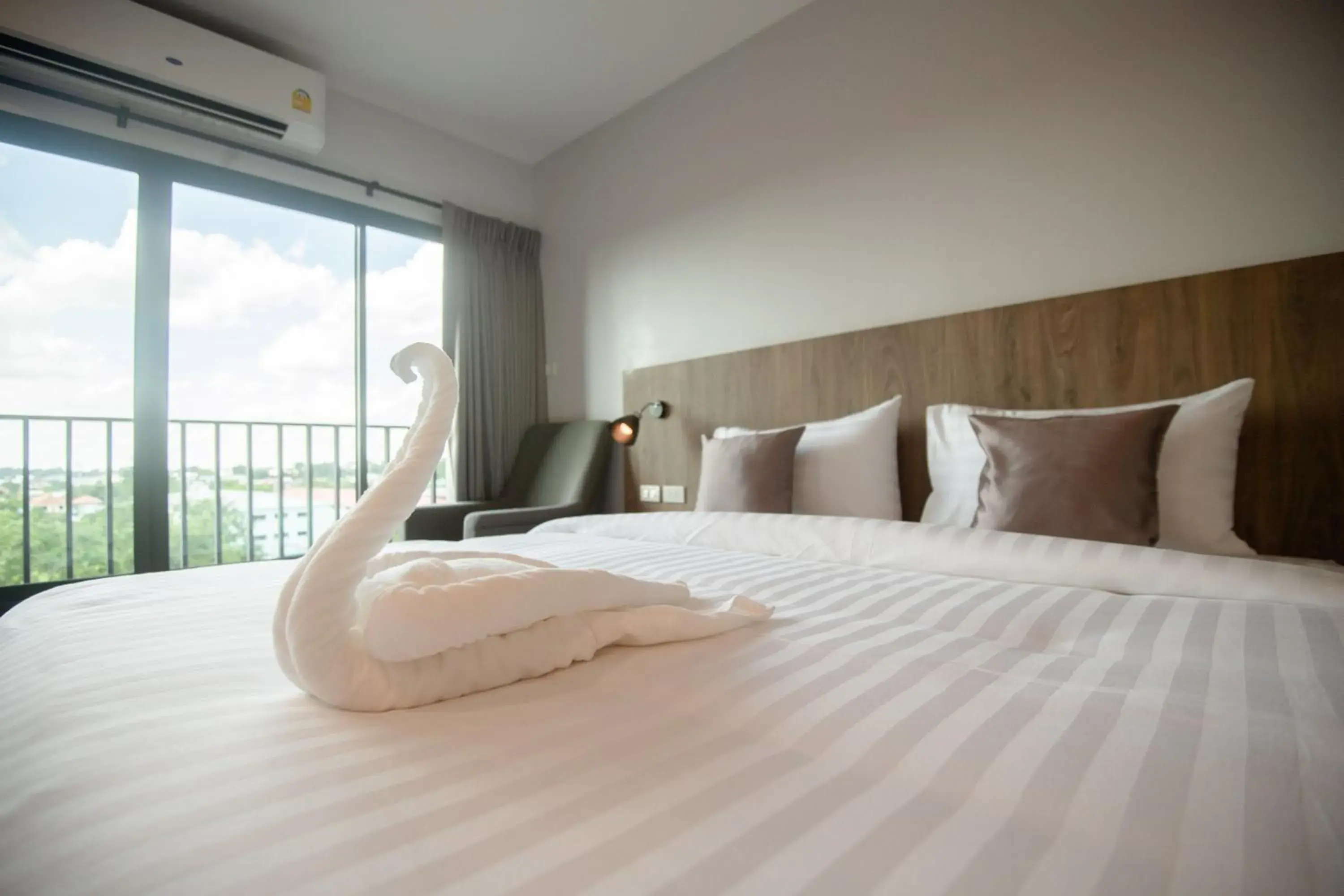 Bed in Nakara Hotel, Ubon Ratchathani Bed in Nakara Hotel, Ubon Ratchathani