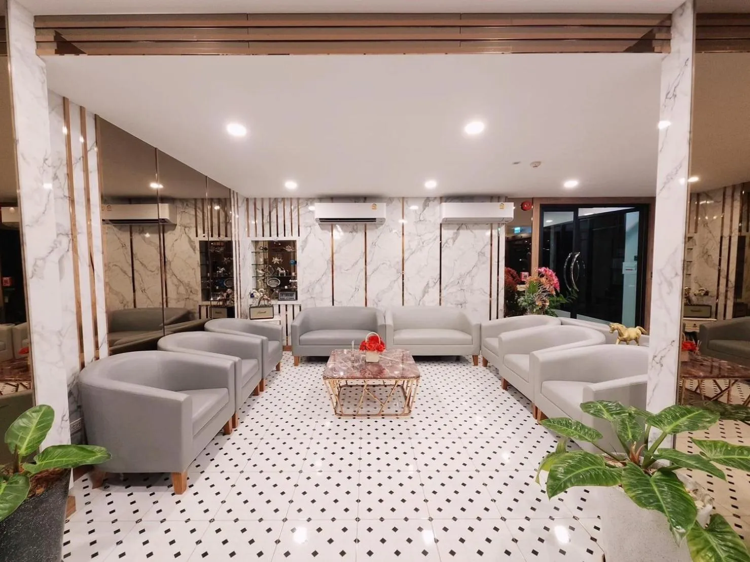 Living room in Nakara Hotel, Ubon Ratchathani