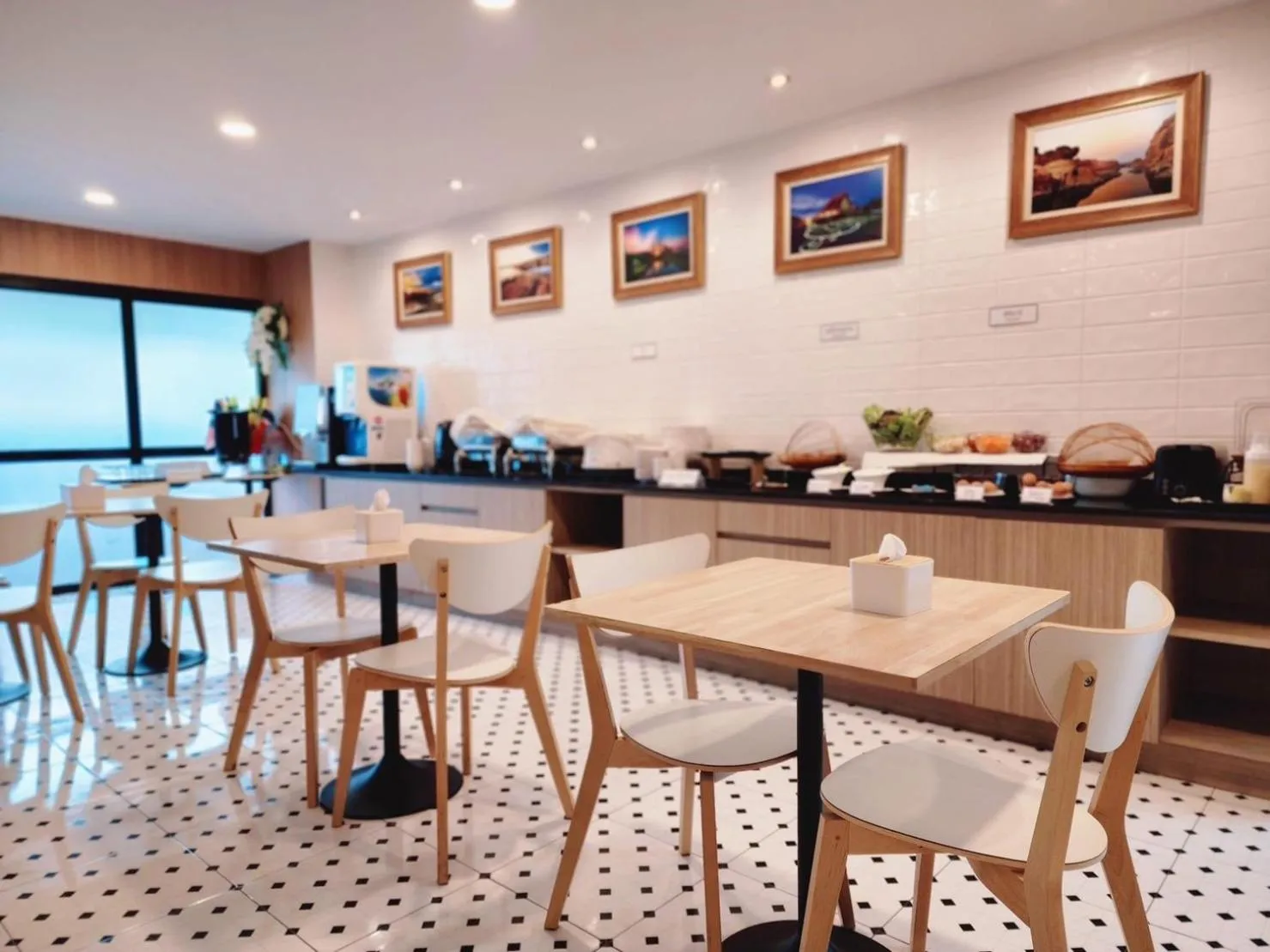 Restaurant/places to eat in Nakara Hotel, Ubon Ratchathani