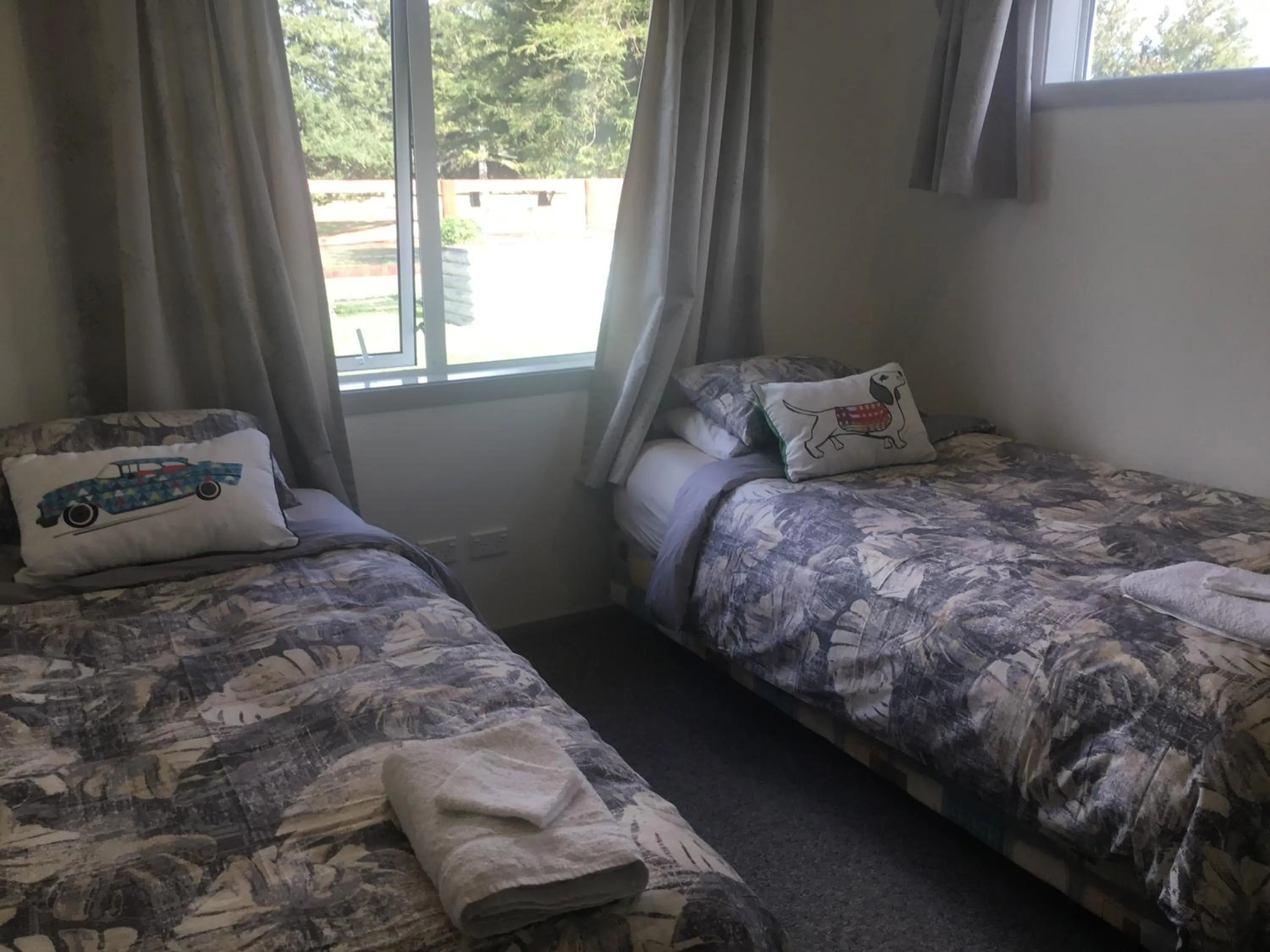 Bed in Fairway views B & B