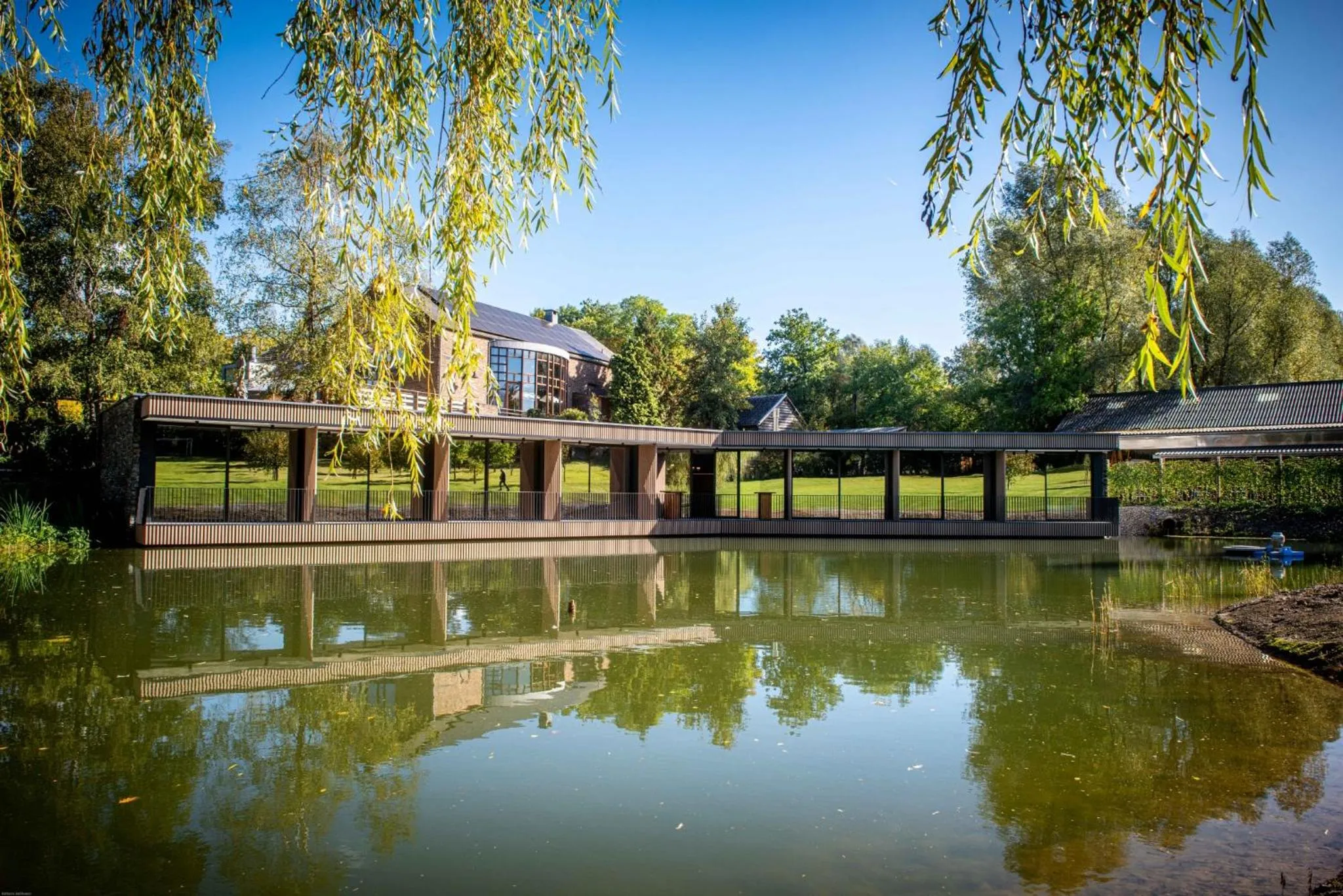 Property building in Aux Etangs - Hôtel