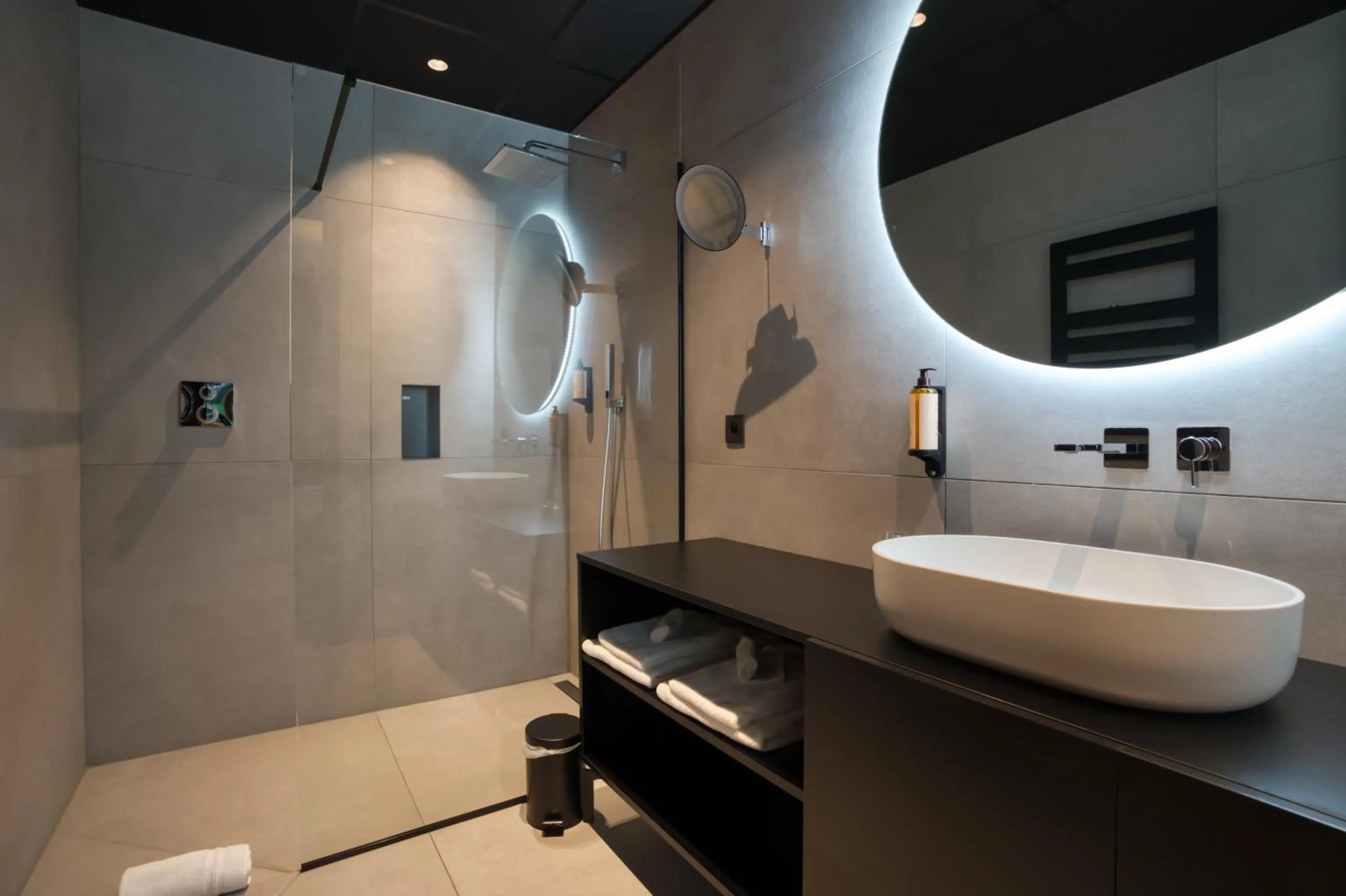 Shower in Aux Etangs - Hôtel