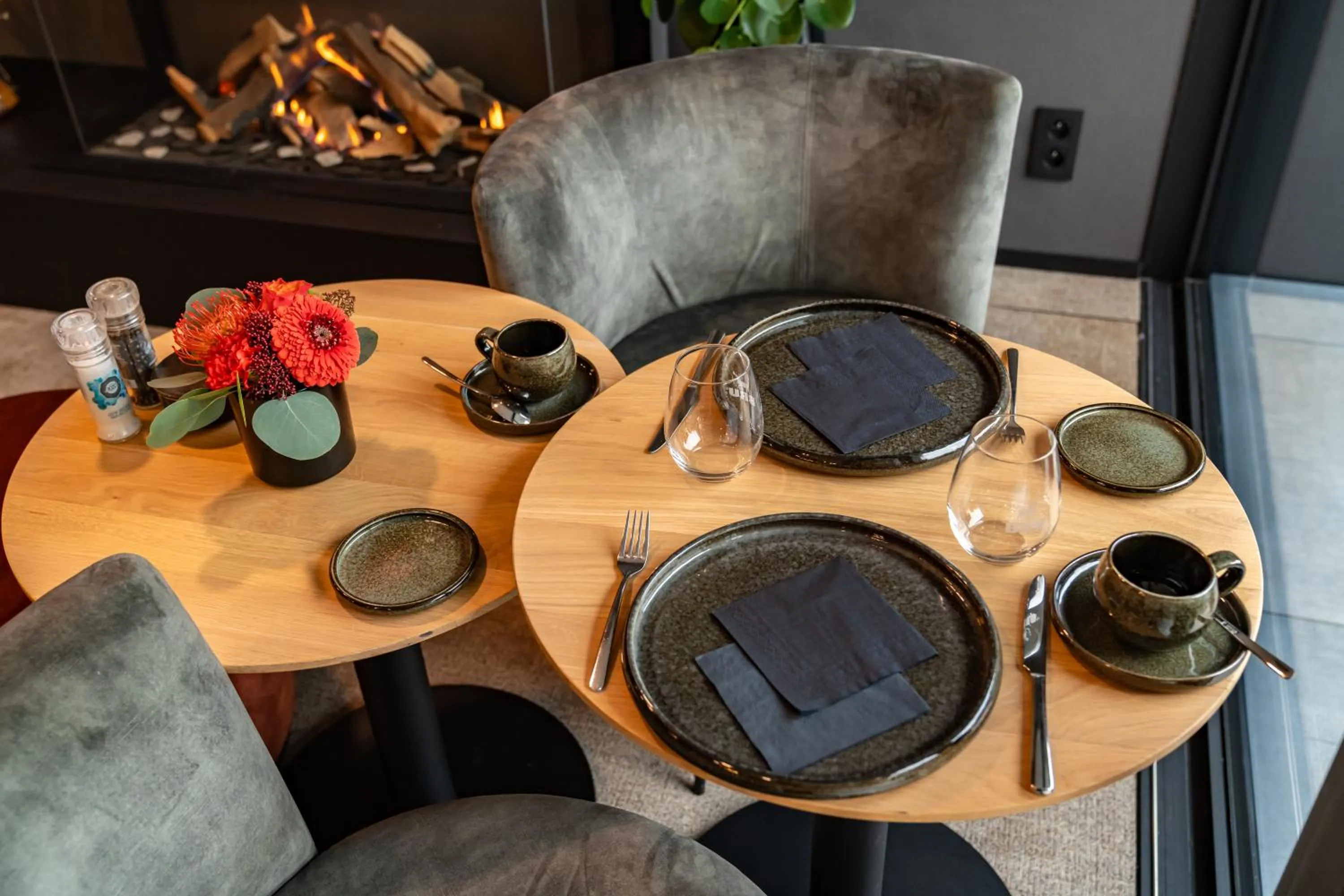 Dining area in Aux Etangs - Hôtel