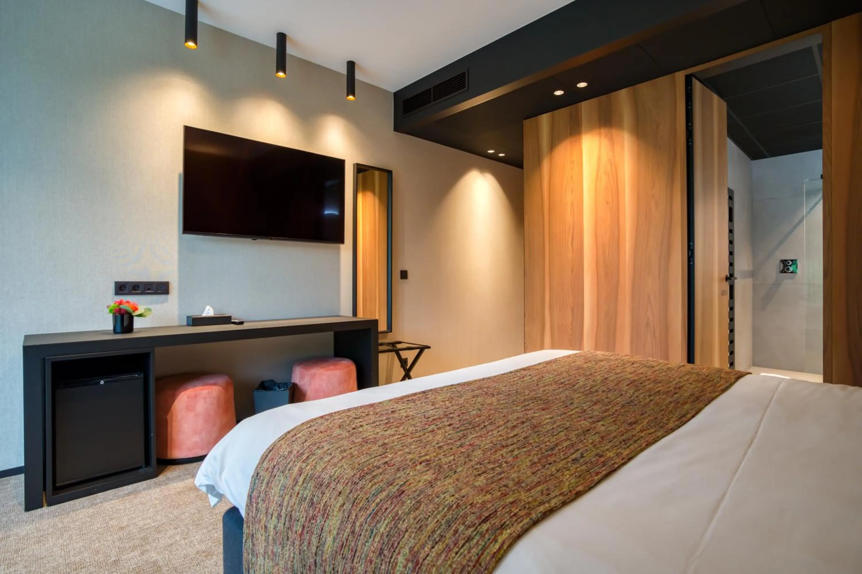 Bedroom, Bed in Aux Etangs - Hôtel