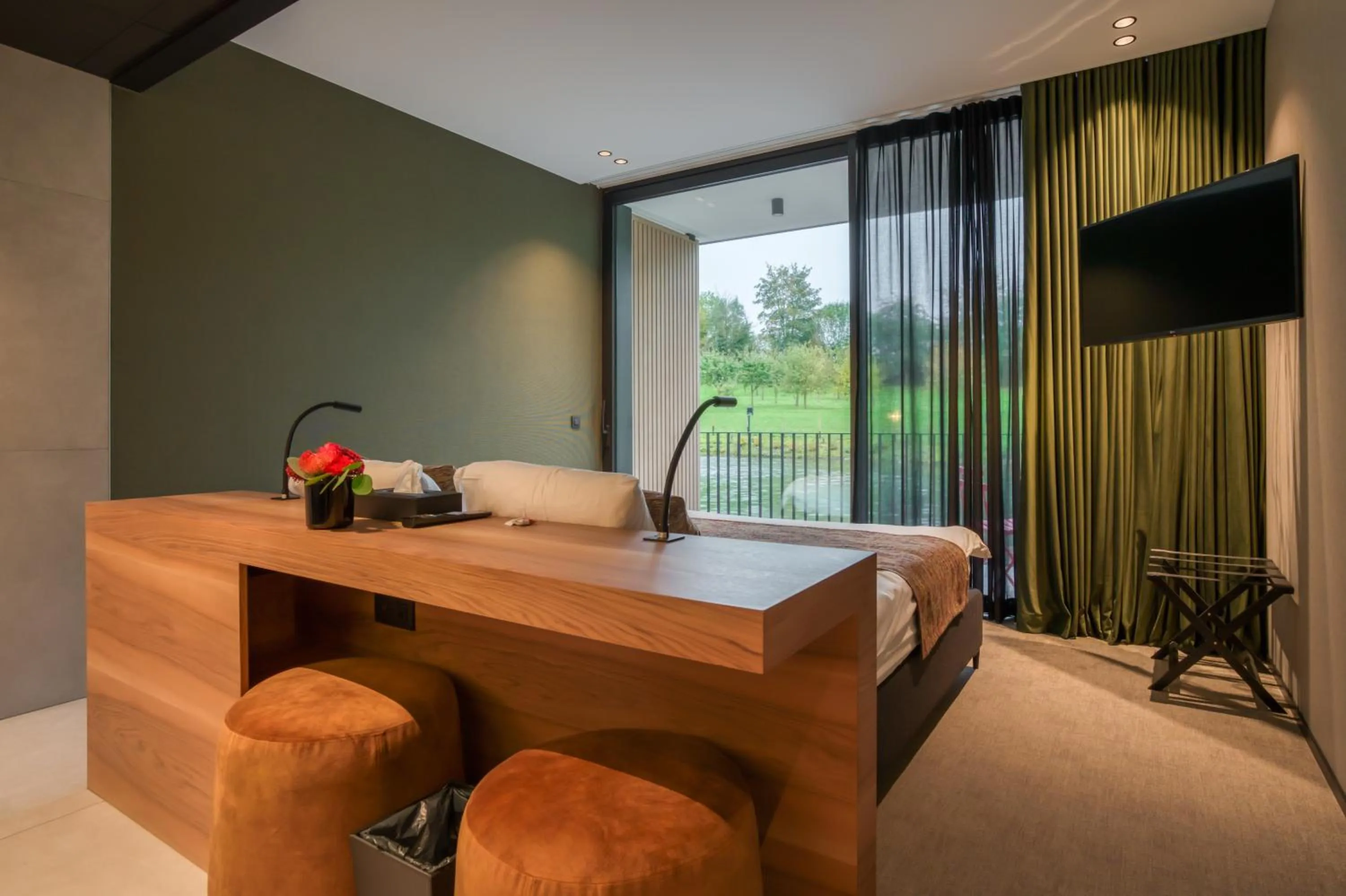 TV and multimedia in Aux Etangs - Hôtel