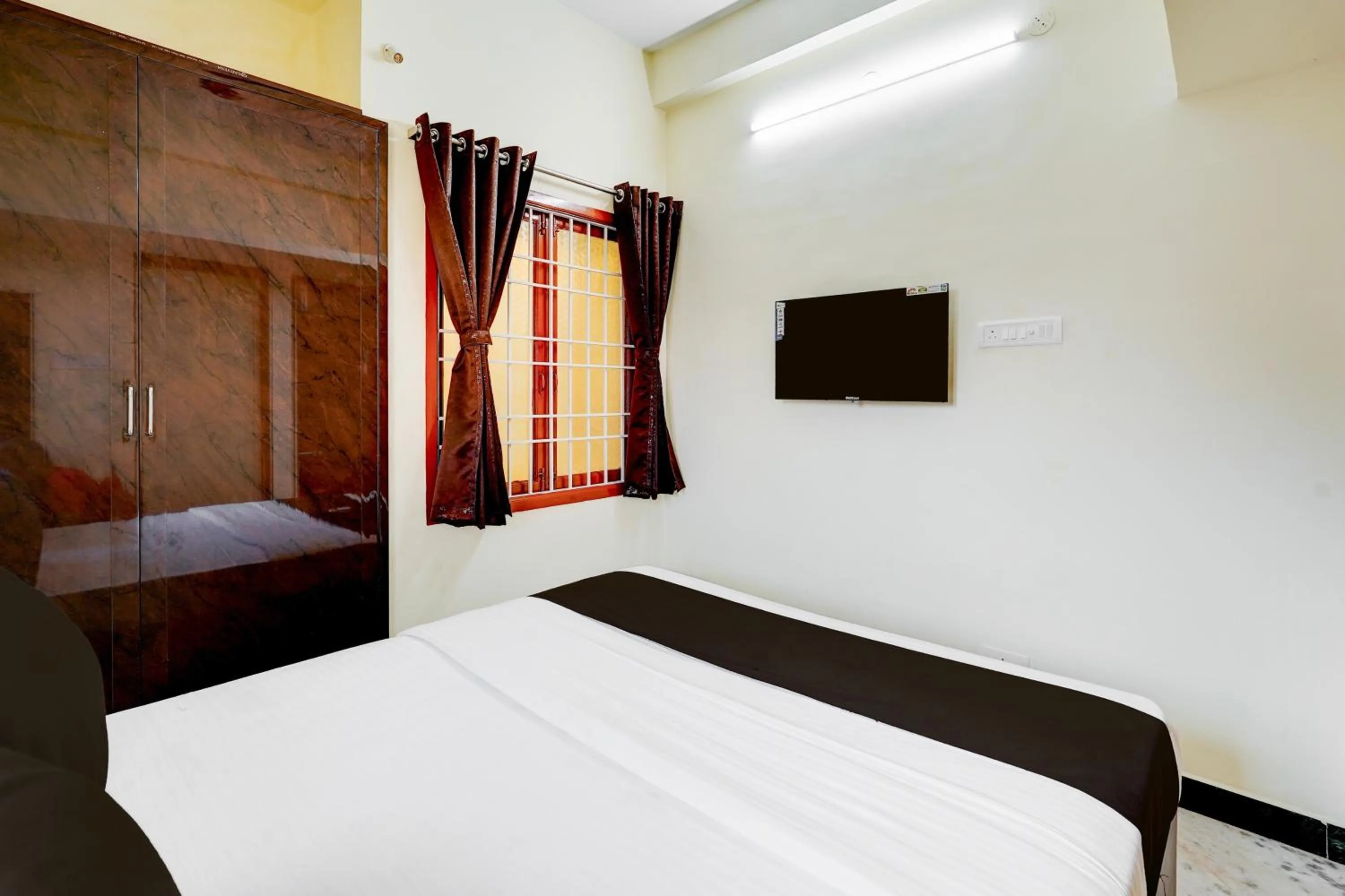 Bedroom, Bed in Super Hotel O Thoraipakkam Chennai