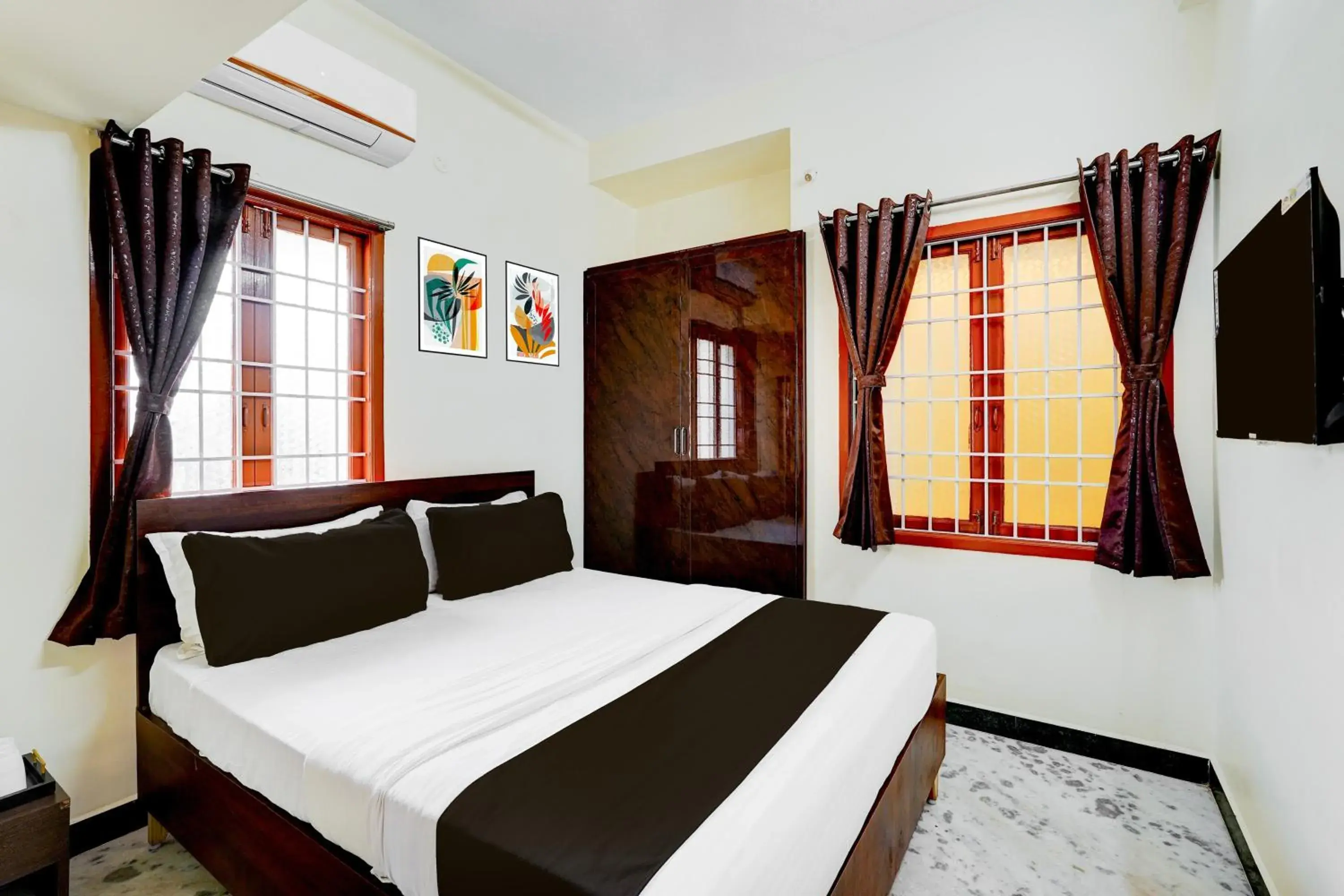 Classic Triple Room - single occupancy in Super Hotel O Thoraipakkam Chennai Classic Triple Room - single occupancy in Super Hotel O Thoraipakkam Chennai