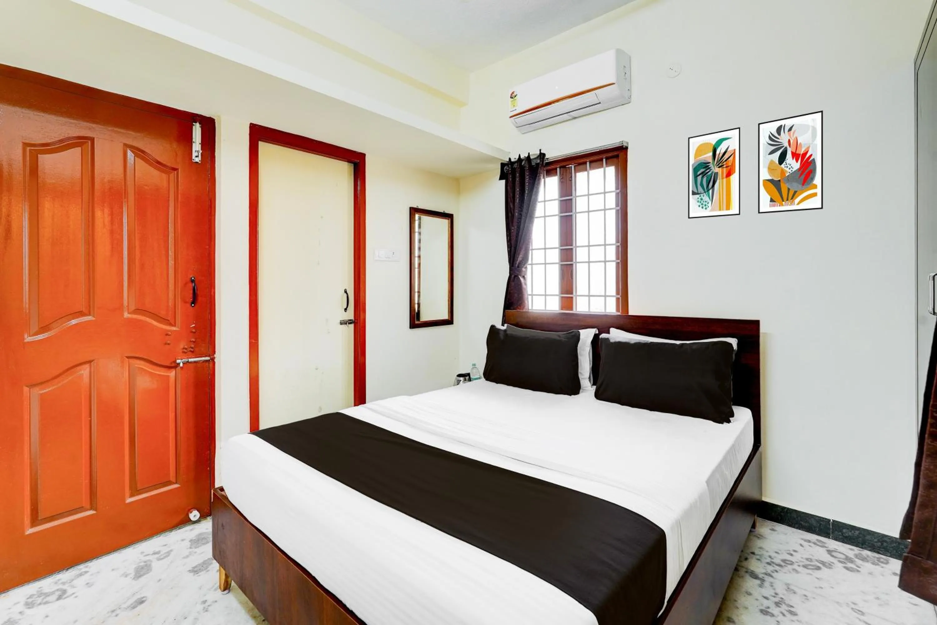 Bedroom, Bed in Super Hotel O Thoraipakkam Chennai