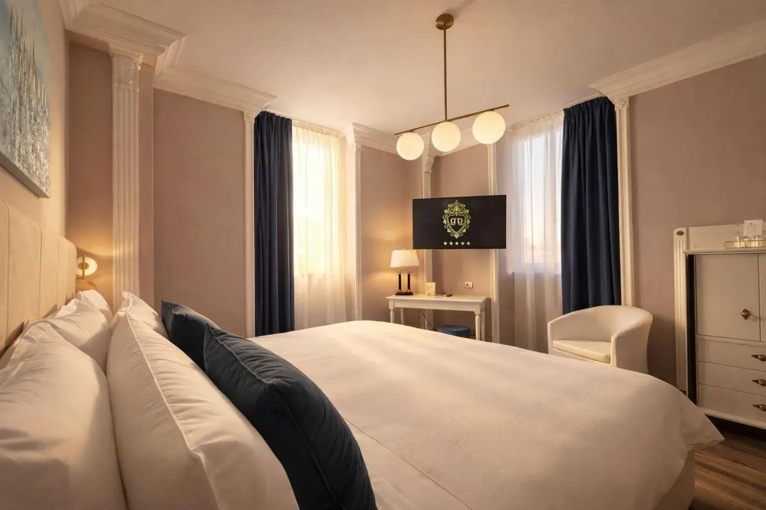 TV and multimedia, Bed in Greif Hotel & Spa TV and multimedia, Bed in Greif Hotel & Spa