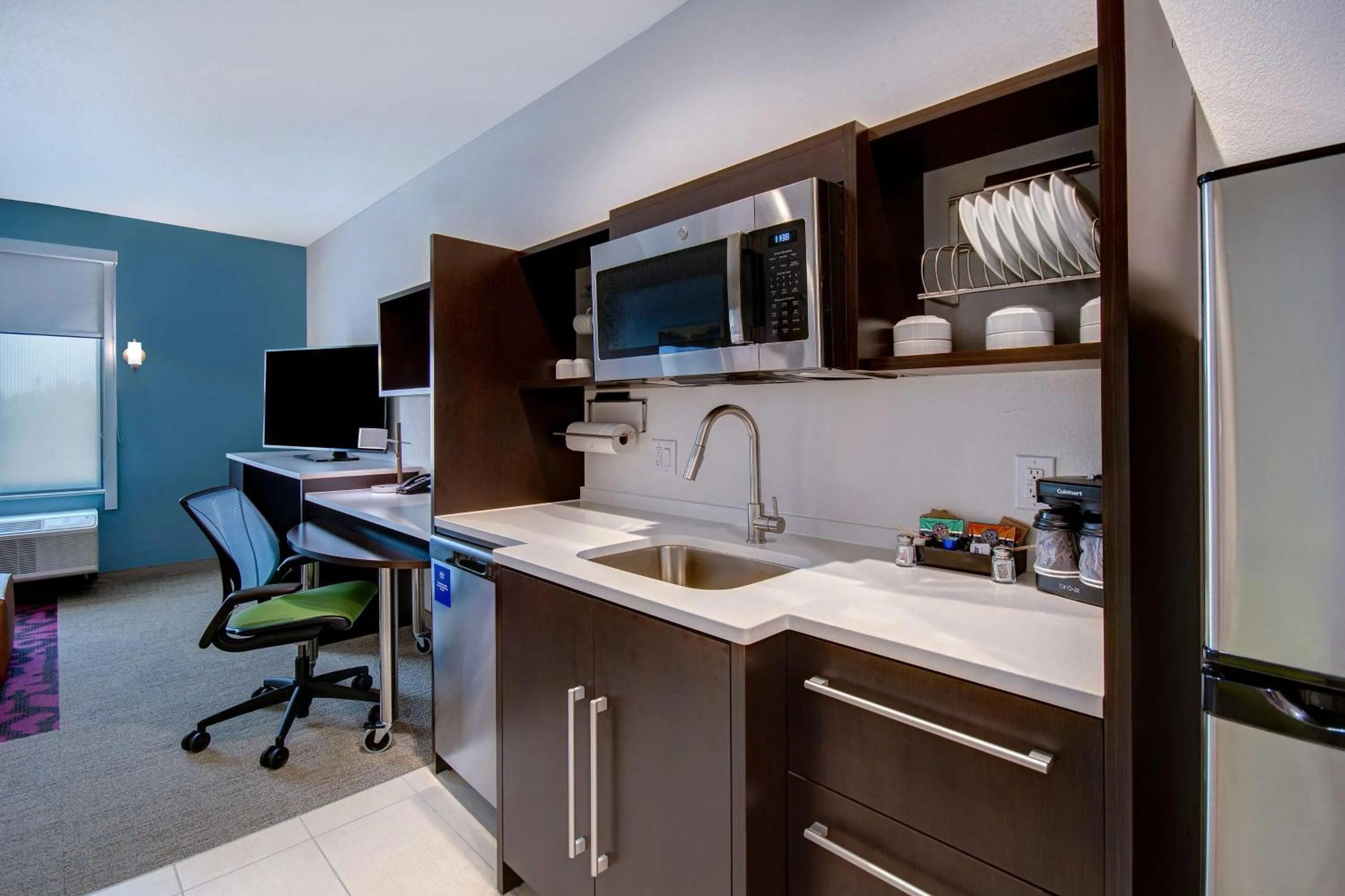 Kitchen or kitchenette in Home2 Suites By Hilton Burleson