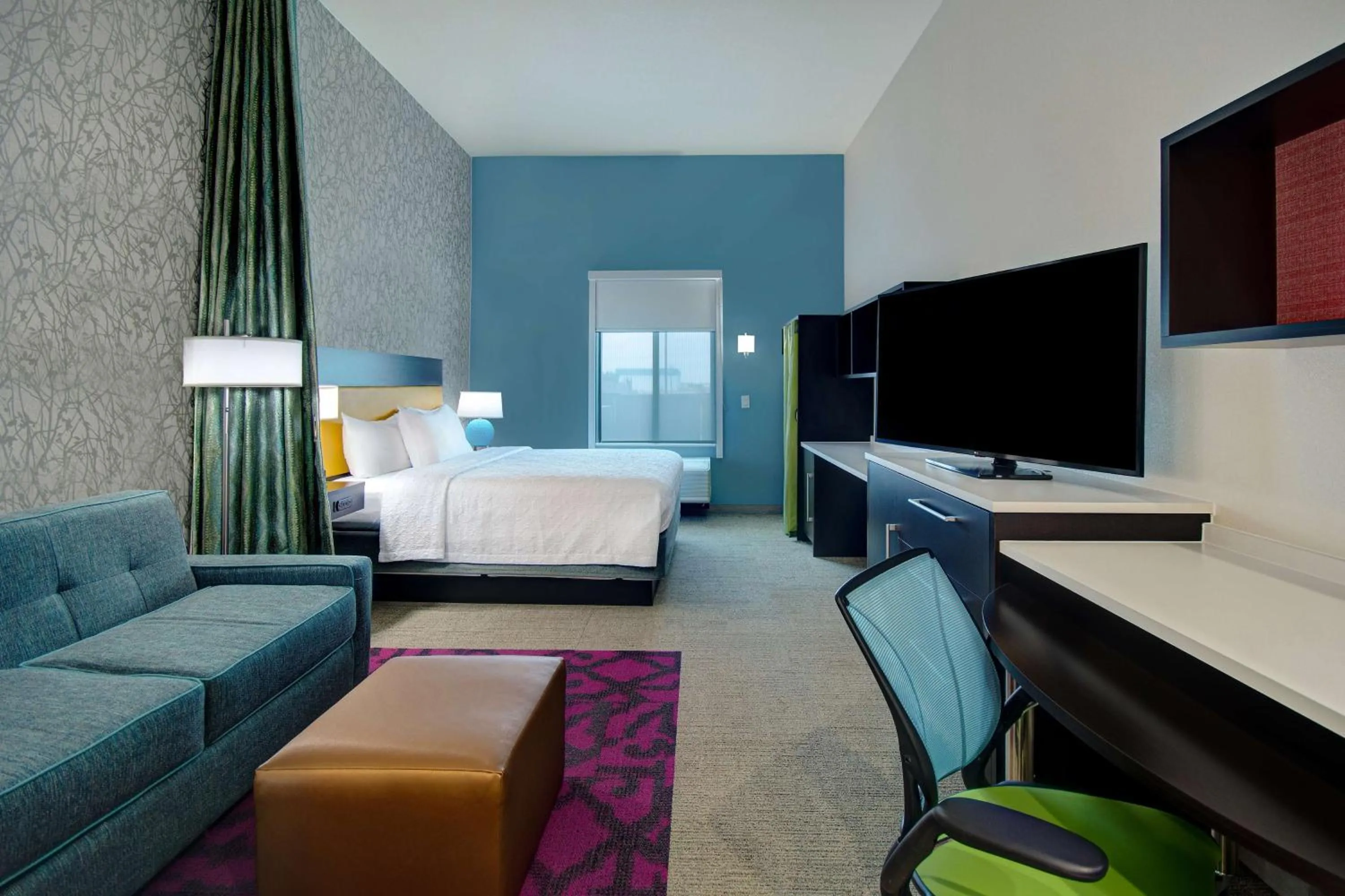 Bedroom, Bed in Home2 Suites By Hilton Burleson