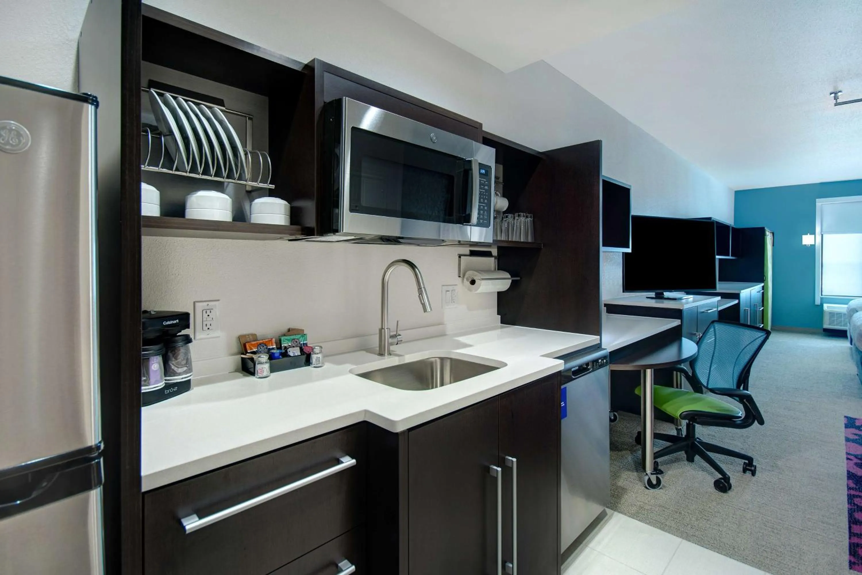 Kitchen or kitchenette in Home2 Suites By Hilton Burleson