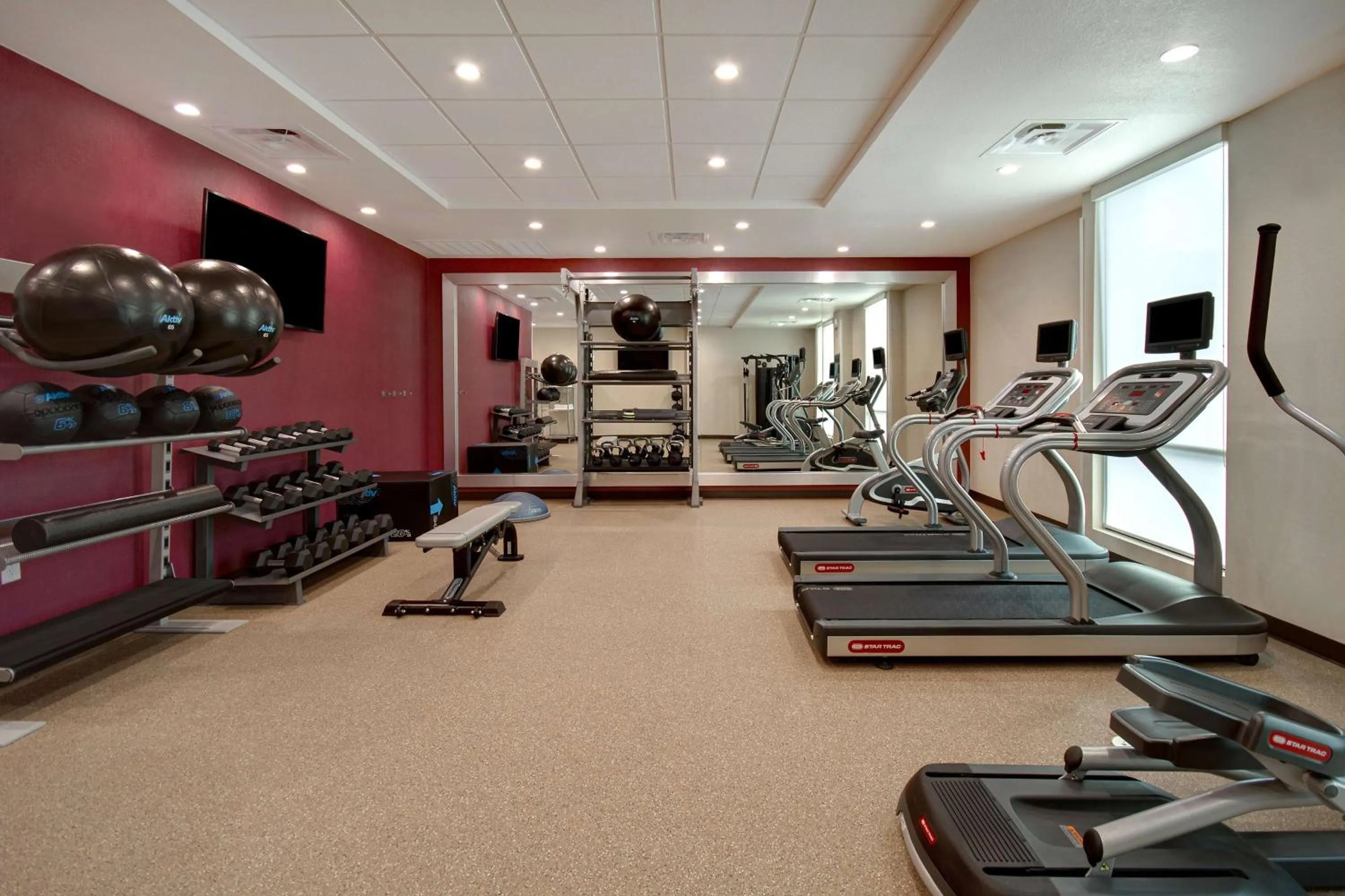 Fitness centre/facilities in Home2 Suites By Hilton Burleson