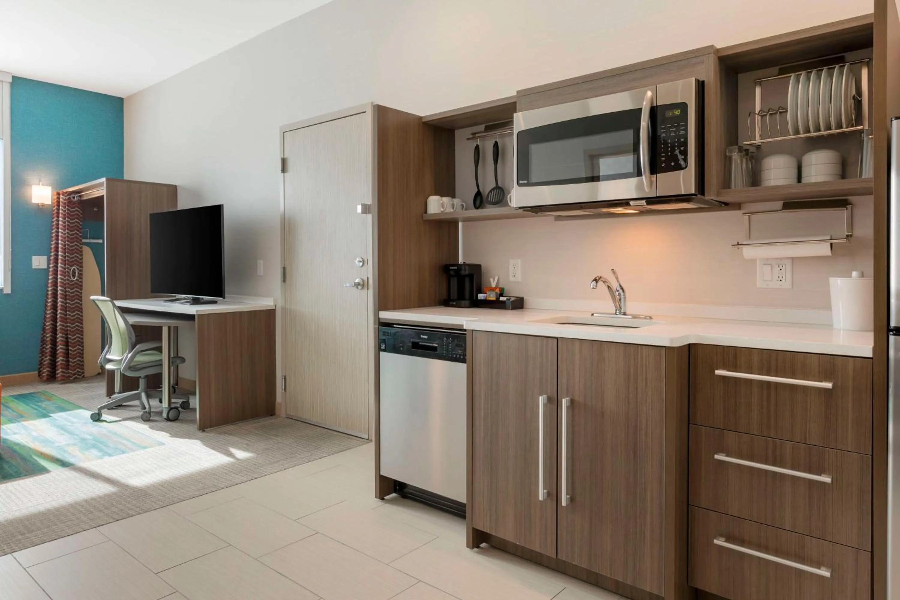 Bedroom in Home2 Suites By Hilton Redlands