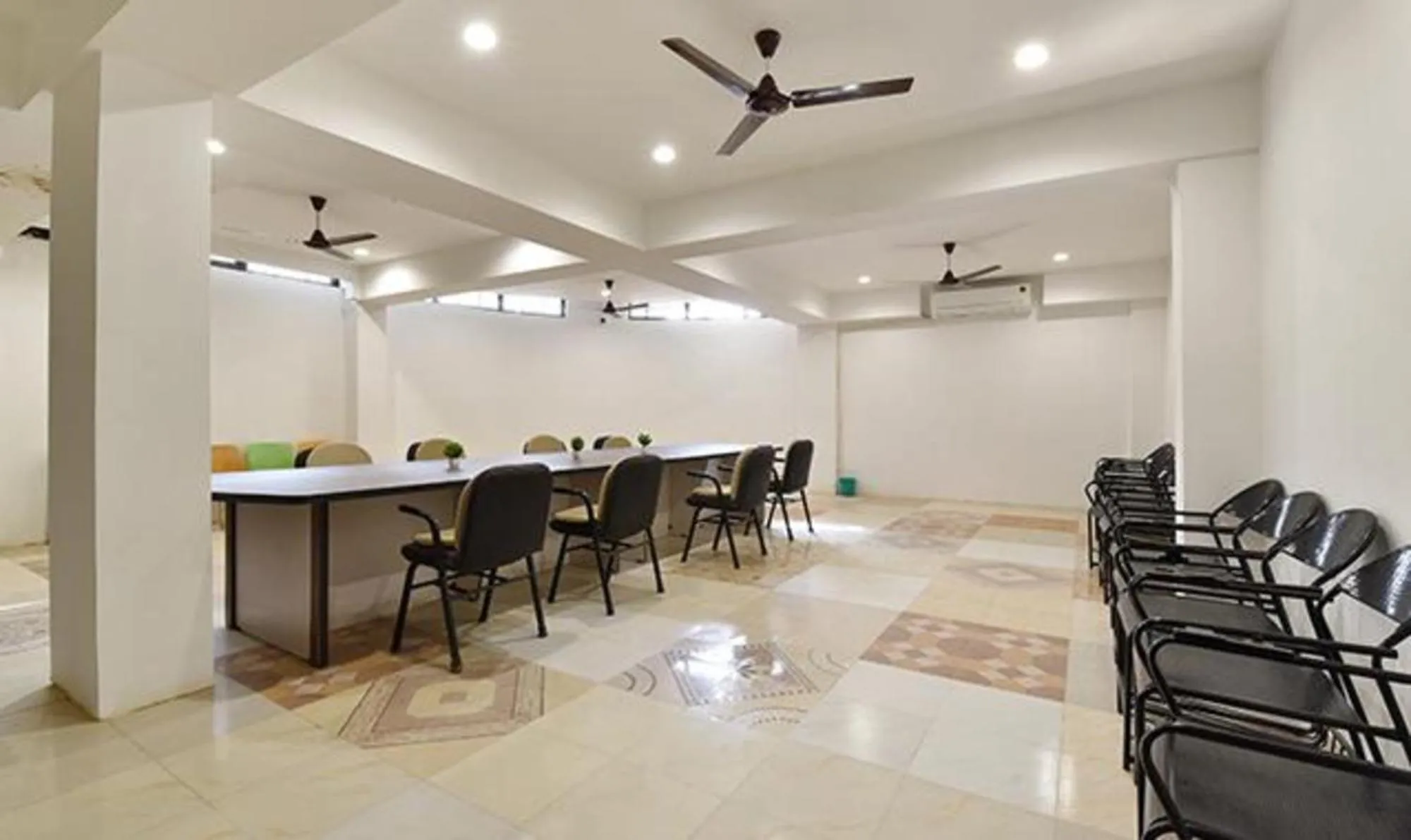 Meeting/conference room in Oriva Siddharth Corporate - Vavol, Gandhinagar