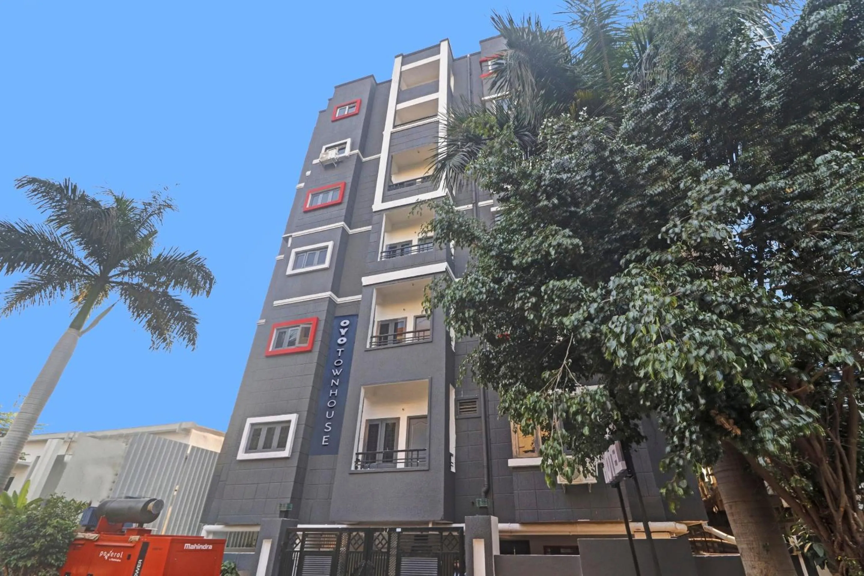 Facade/entrance in Townhouse De Alphabet Hotel