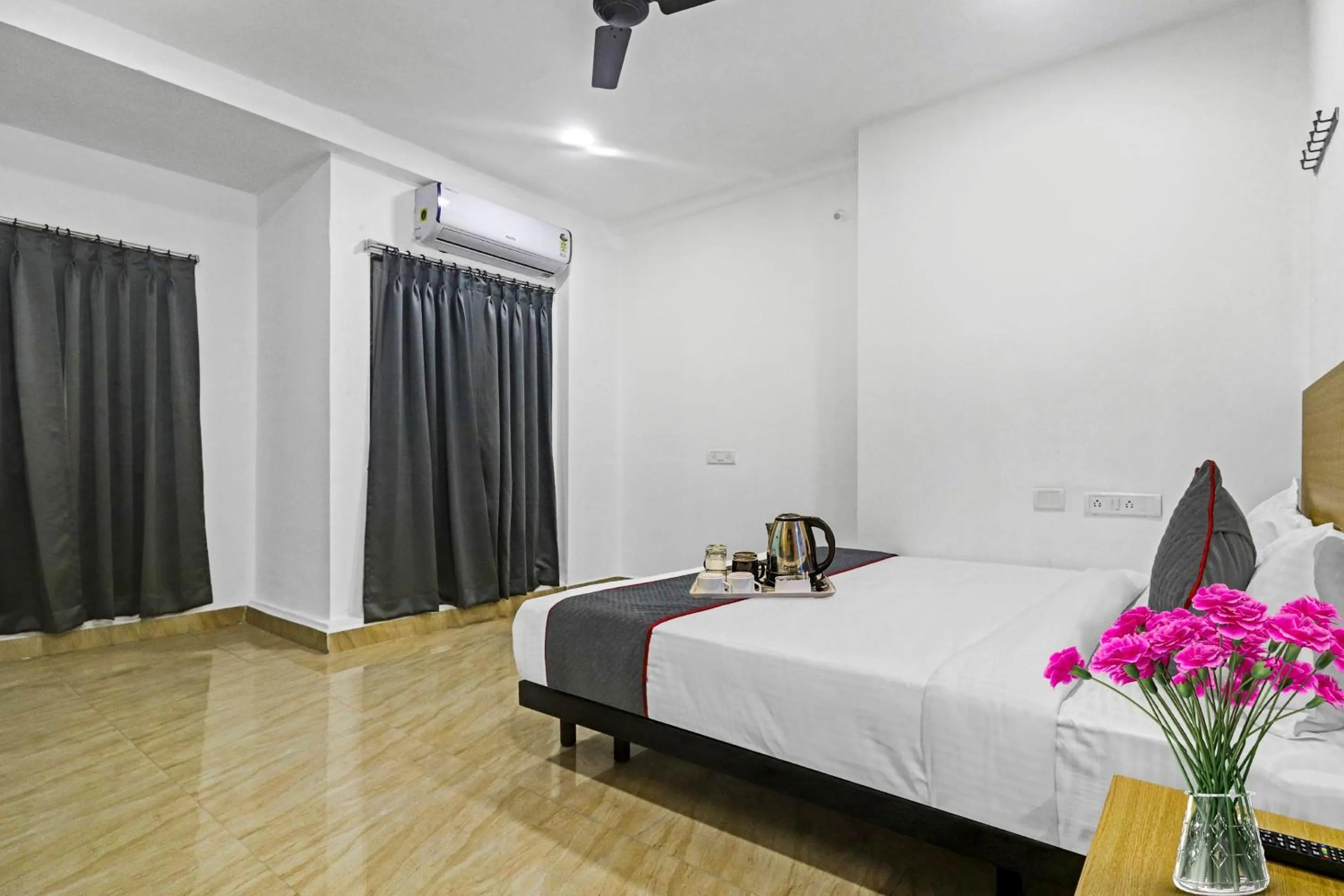 Bedroom, Bed in Townhouse De Alphabet Hotel