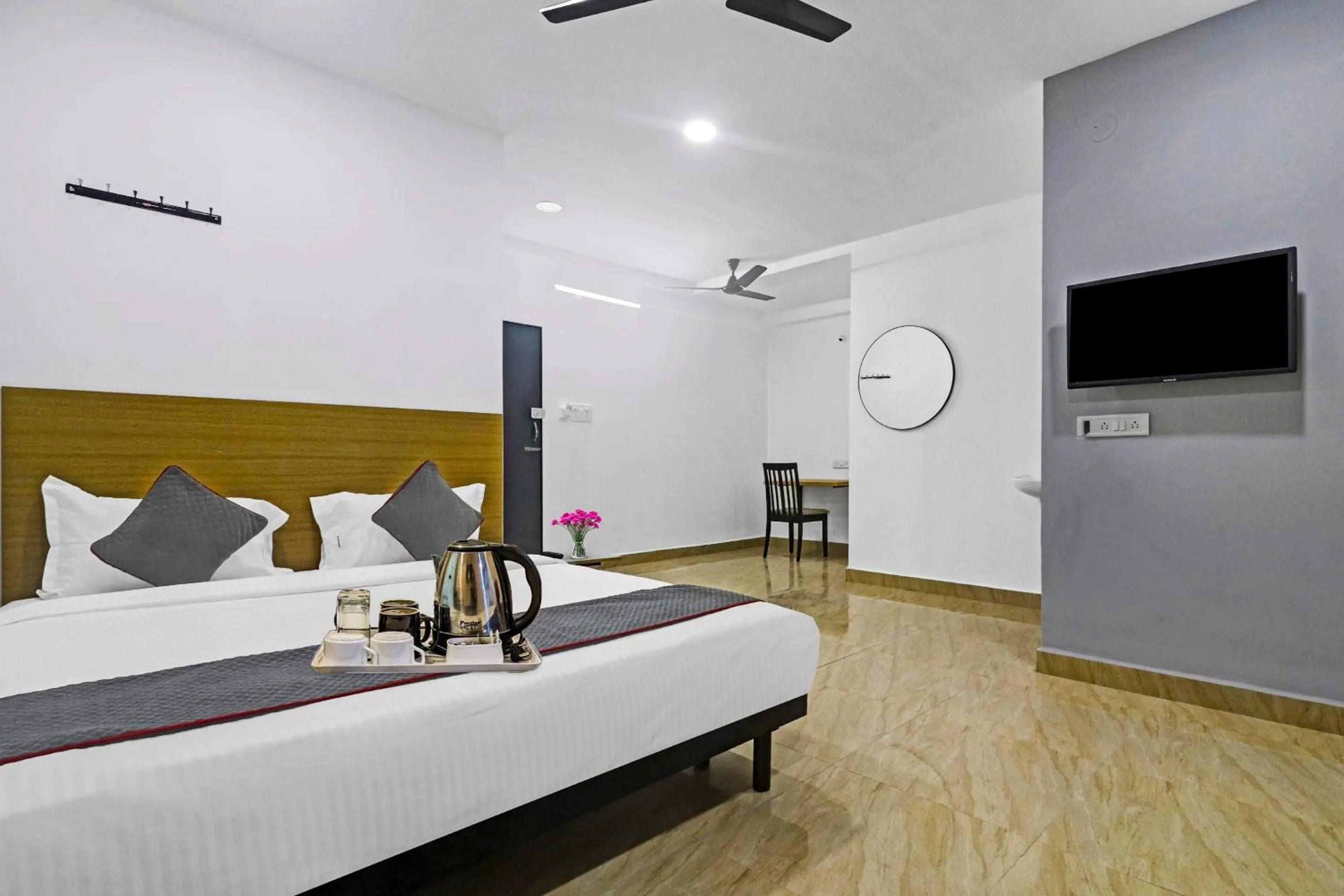 Bedroom, Bed in Townhouse De Alphabet Hotel