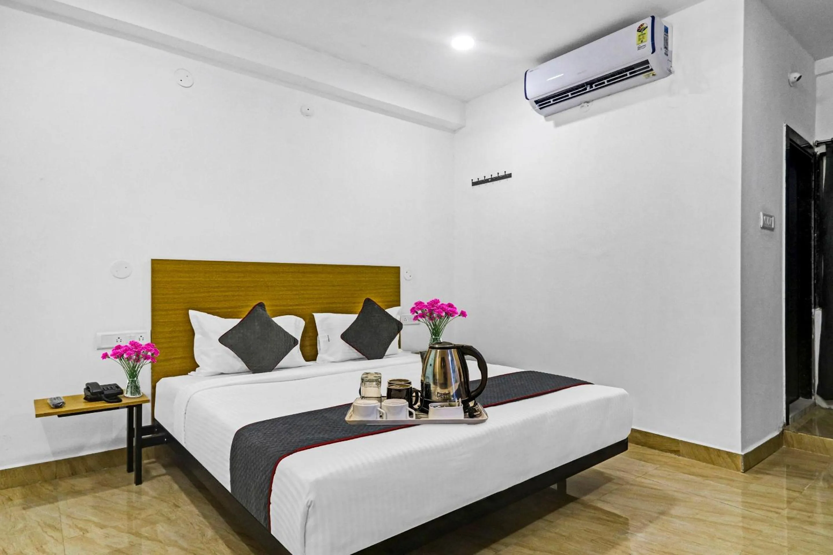 Bedroom, Bed in Townhouse De Alphabet Hotel