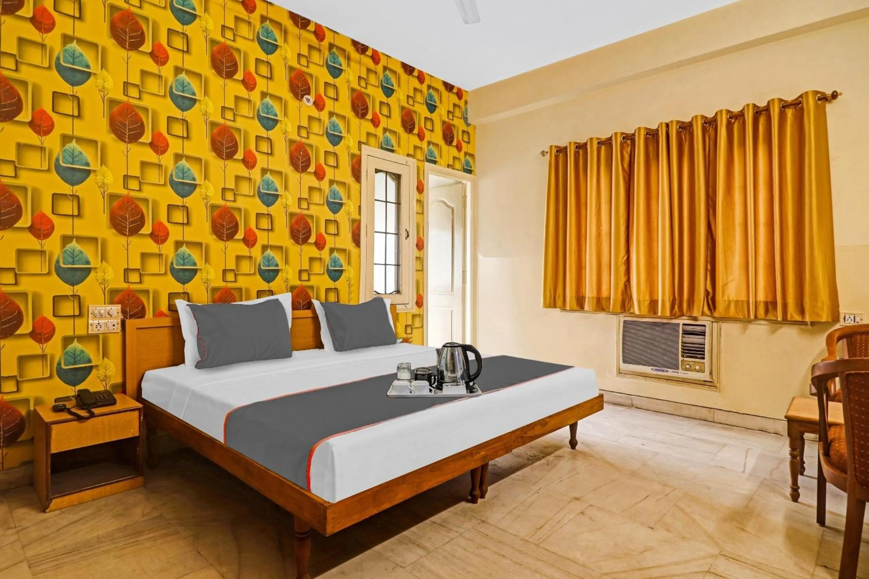 Bedroom, Bed in Capital O Samrat Palace Near Nampally Station
