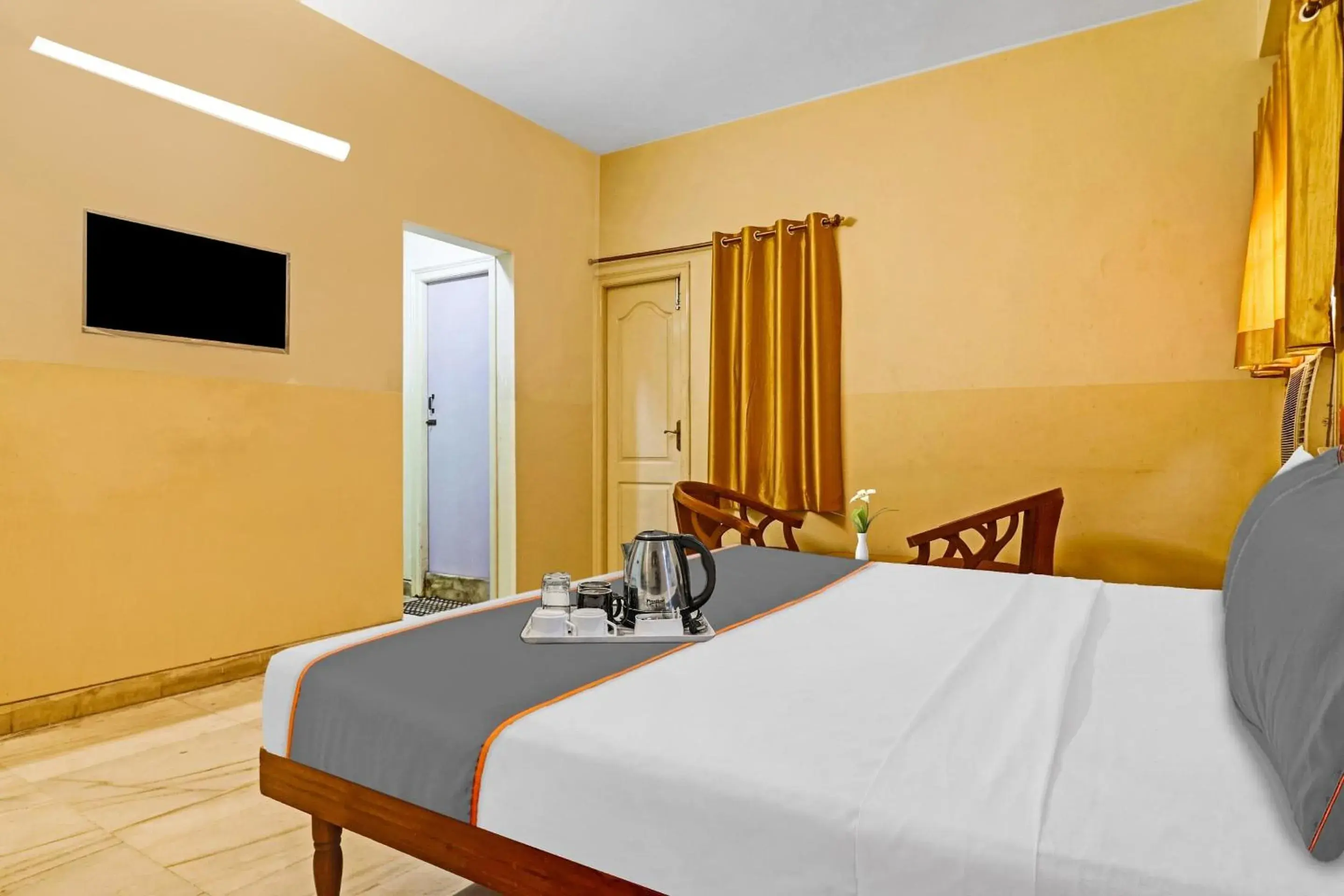 Bedroom, Bed in Capital O Samrat Palace Near Nampally Station Bedroom, Bed in Capital O Samrat Palace Near Nampally Station