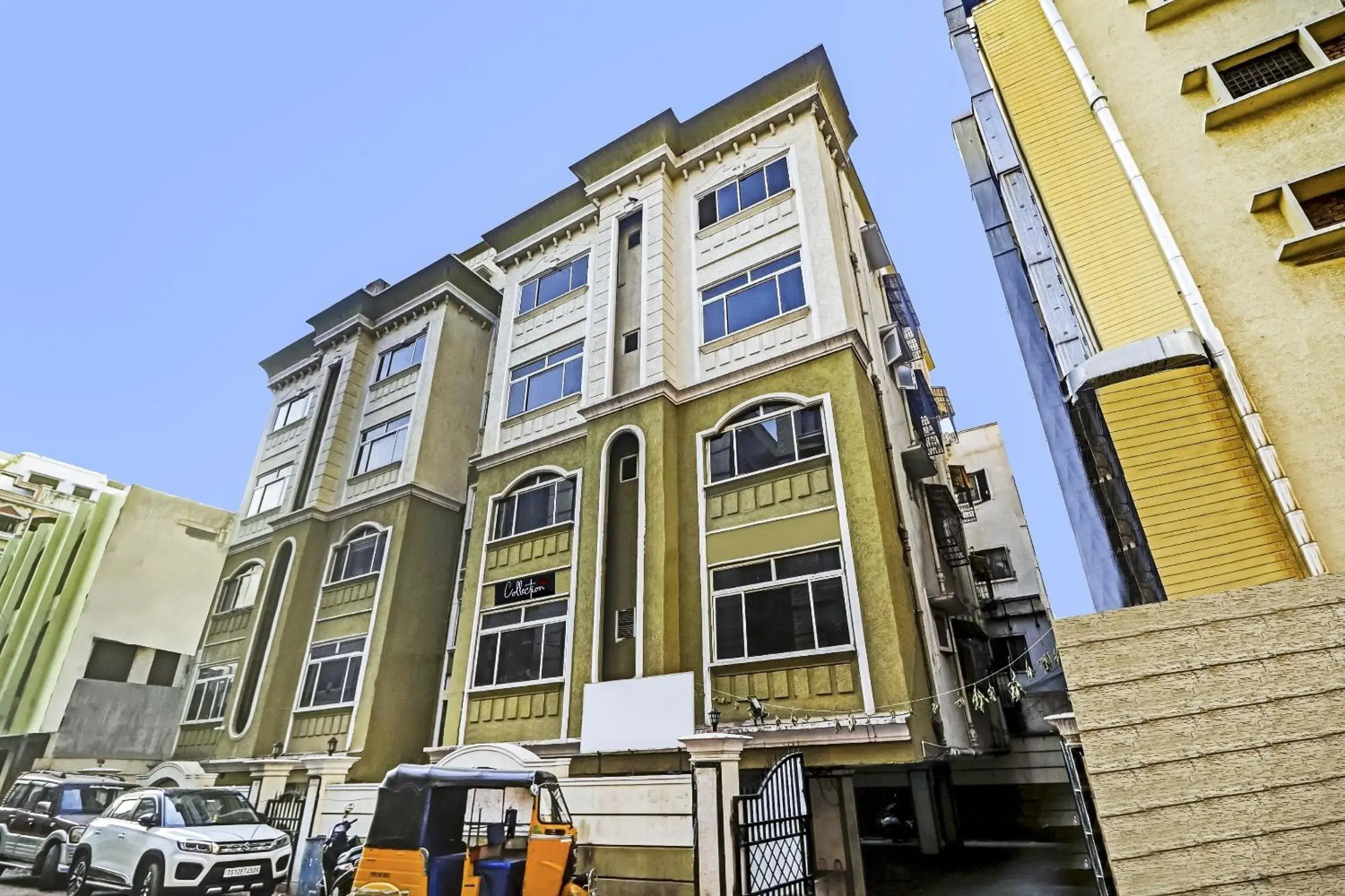 Facade/entrance in Capital O Samrat Palace Near Nampally Station Facade/entrance in Capital O Samrat Palace Near Nampally Station