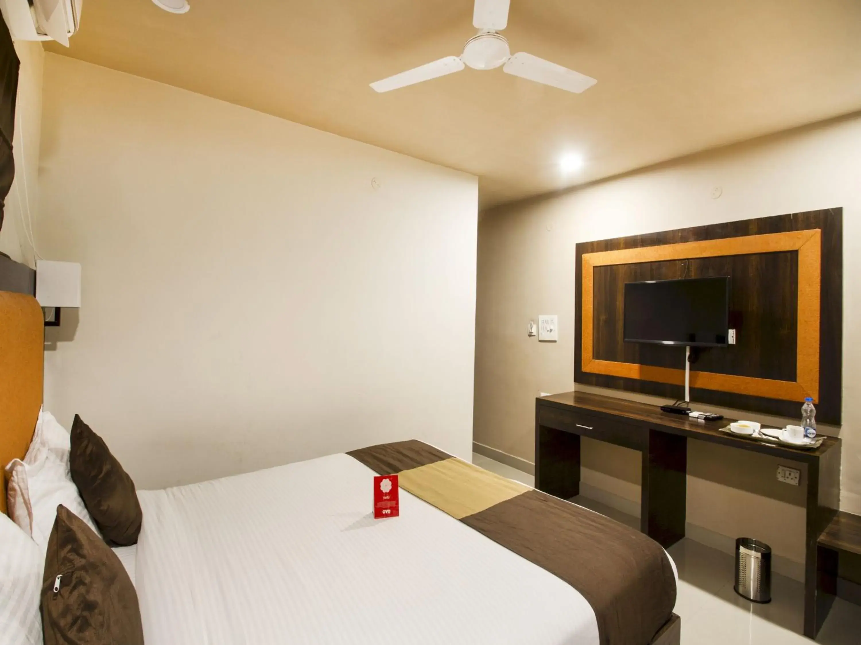 Bedroom in Collection O Park Heights Banjara Hills Near Gvk One Mall Bedroom in Collection O Park Heights Banjara Hills Near Gvk One Mall