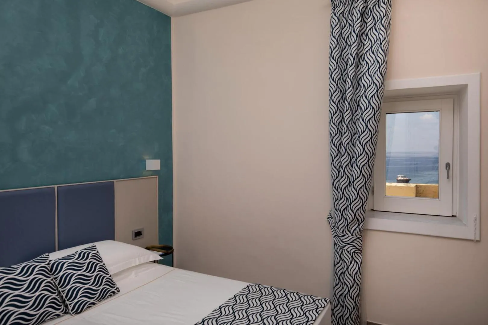 Photo of the whole room, Bed in Hotel L'Ariana ISOLE EOLIE - UNA Esperienze