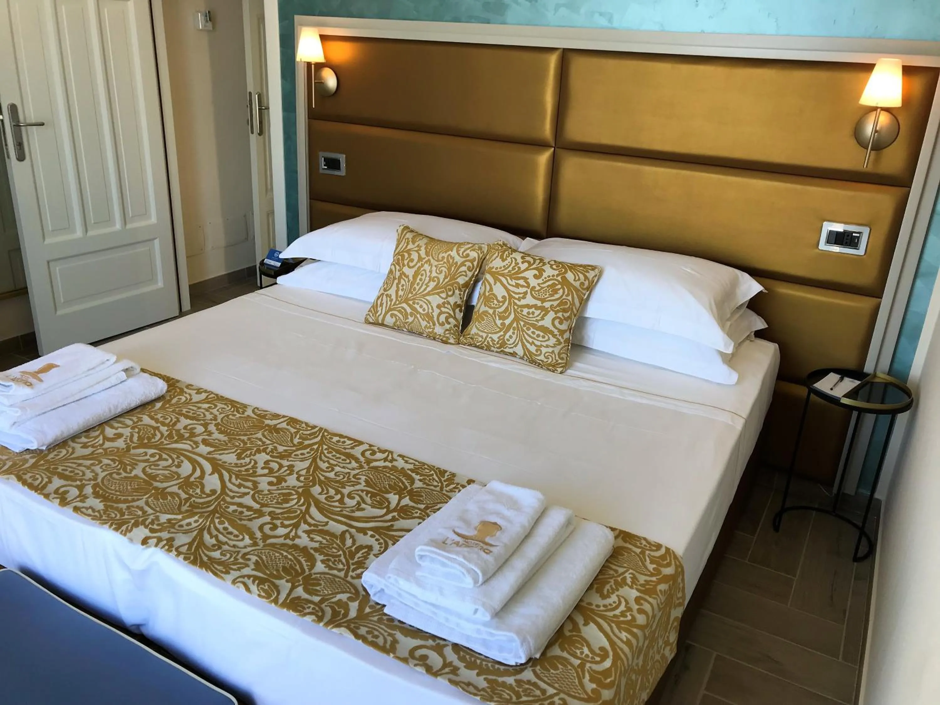 Bed in Hotel L'Ariana ISOLE EOLIE - UNA Esperienze