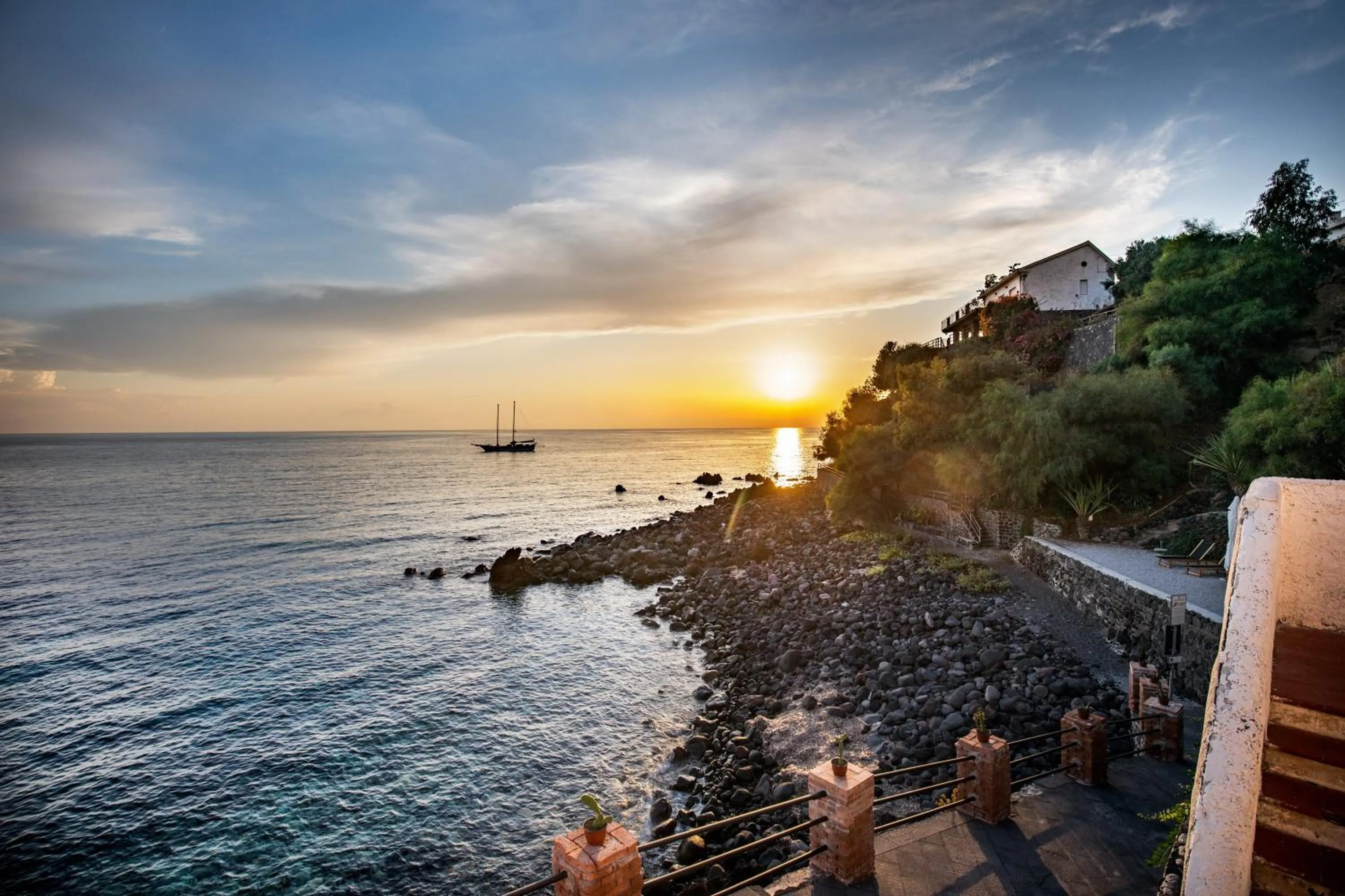 Beach in Hotel L'Ariana ISOLE EOLIE - UNA Esperienze
