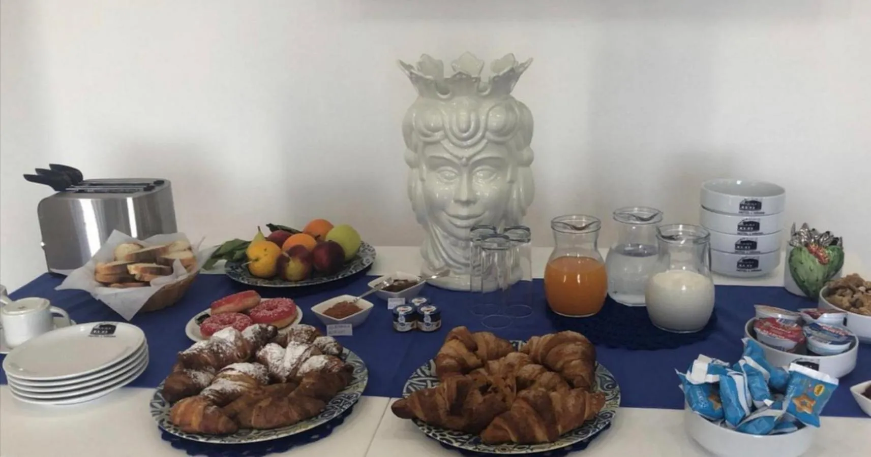 Breakfast in Hotel L'Ariana ISOLE EOLIE - UNA Esperienze