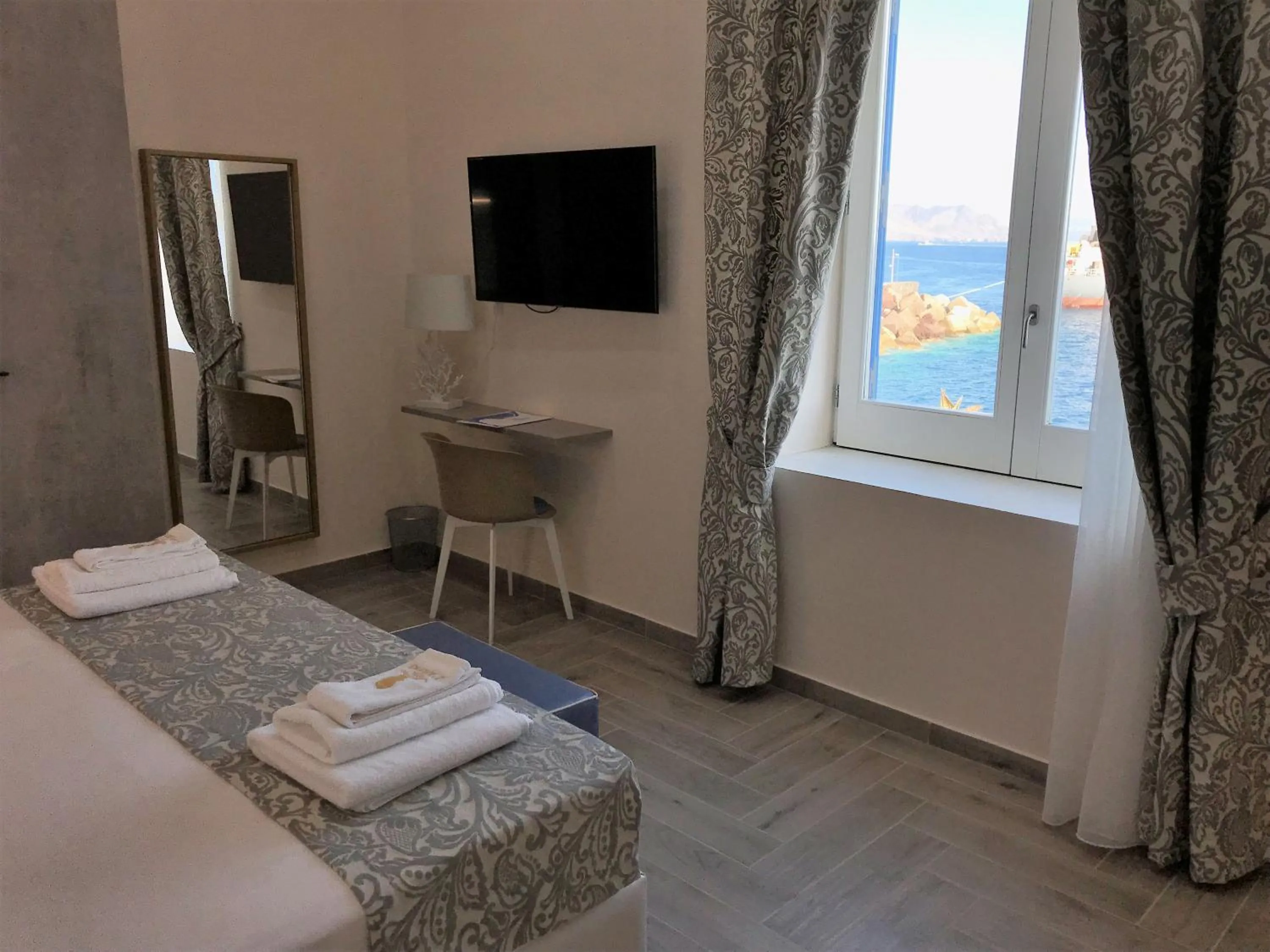 Natural landscape, Bed in Hotel L'Ariana ISOLE EOLIE - UNA Esperienze