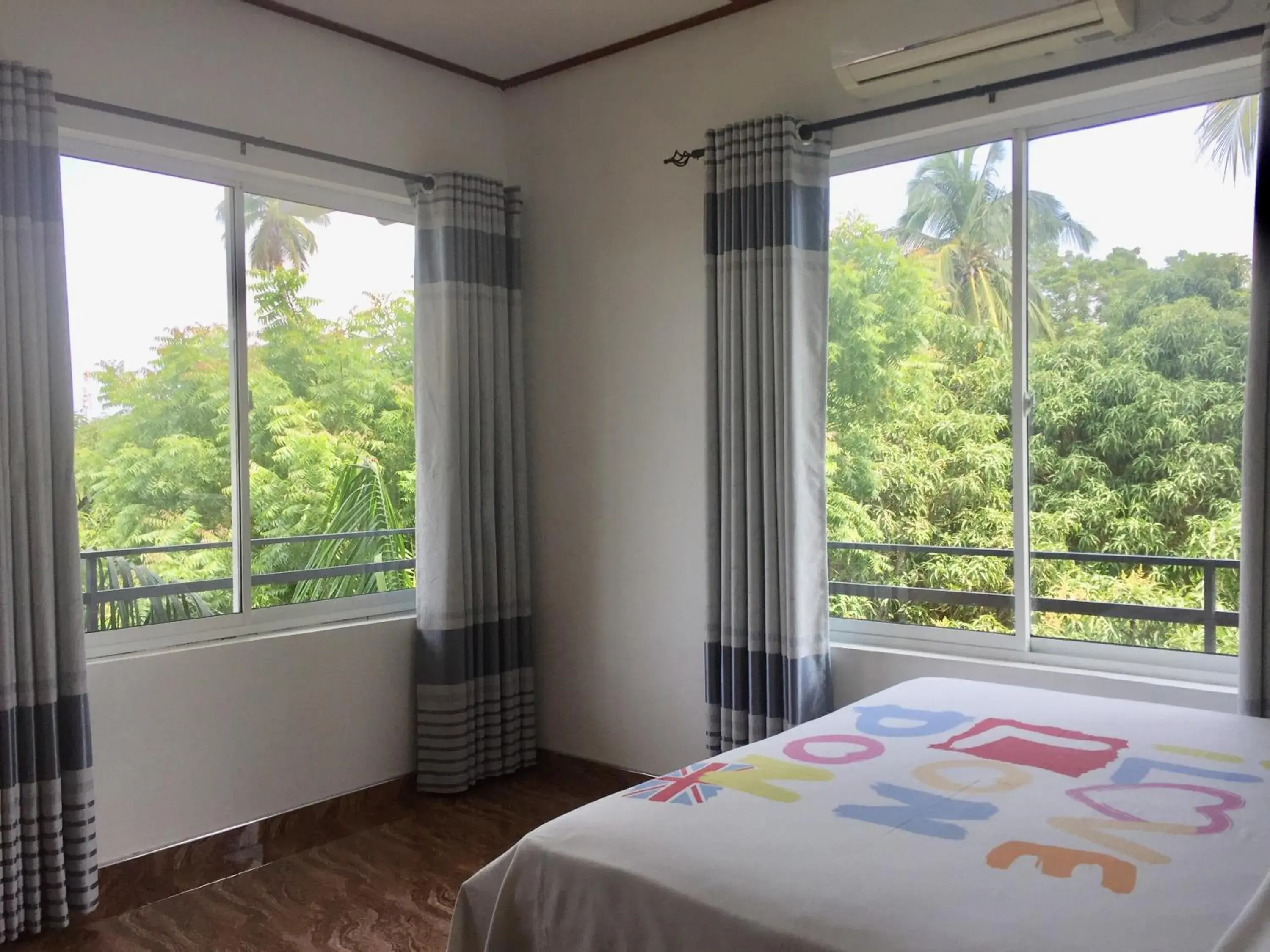 Deluxe Double Room with Balcony in Thisara Guest House Deluxe Double Room with Balcony in Thisara Guest House