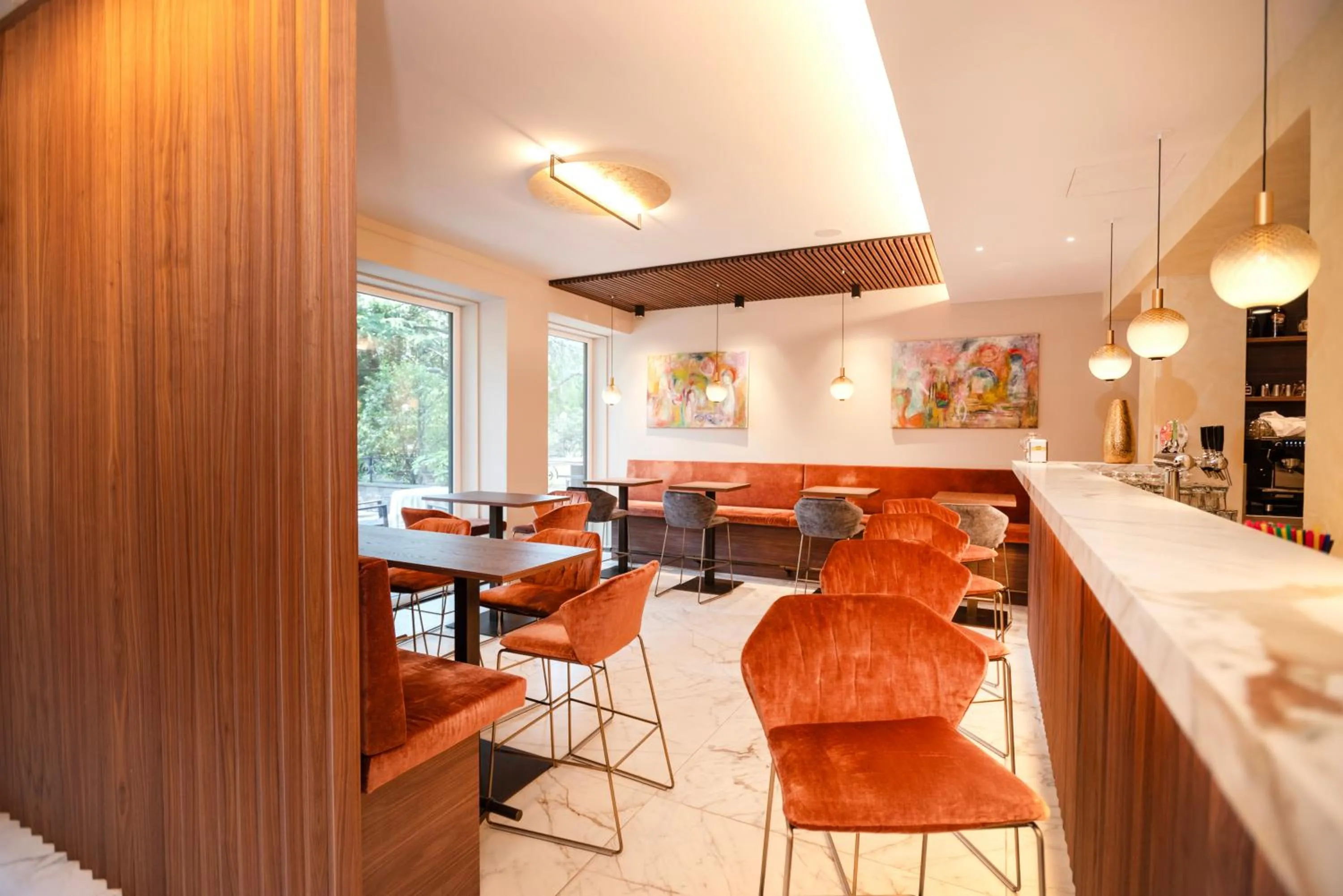 Restaurant/places to eat in Hotel Chrys