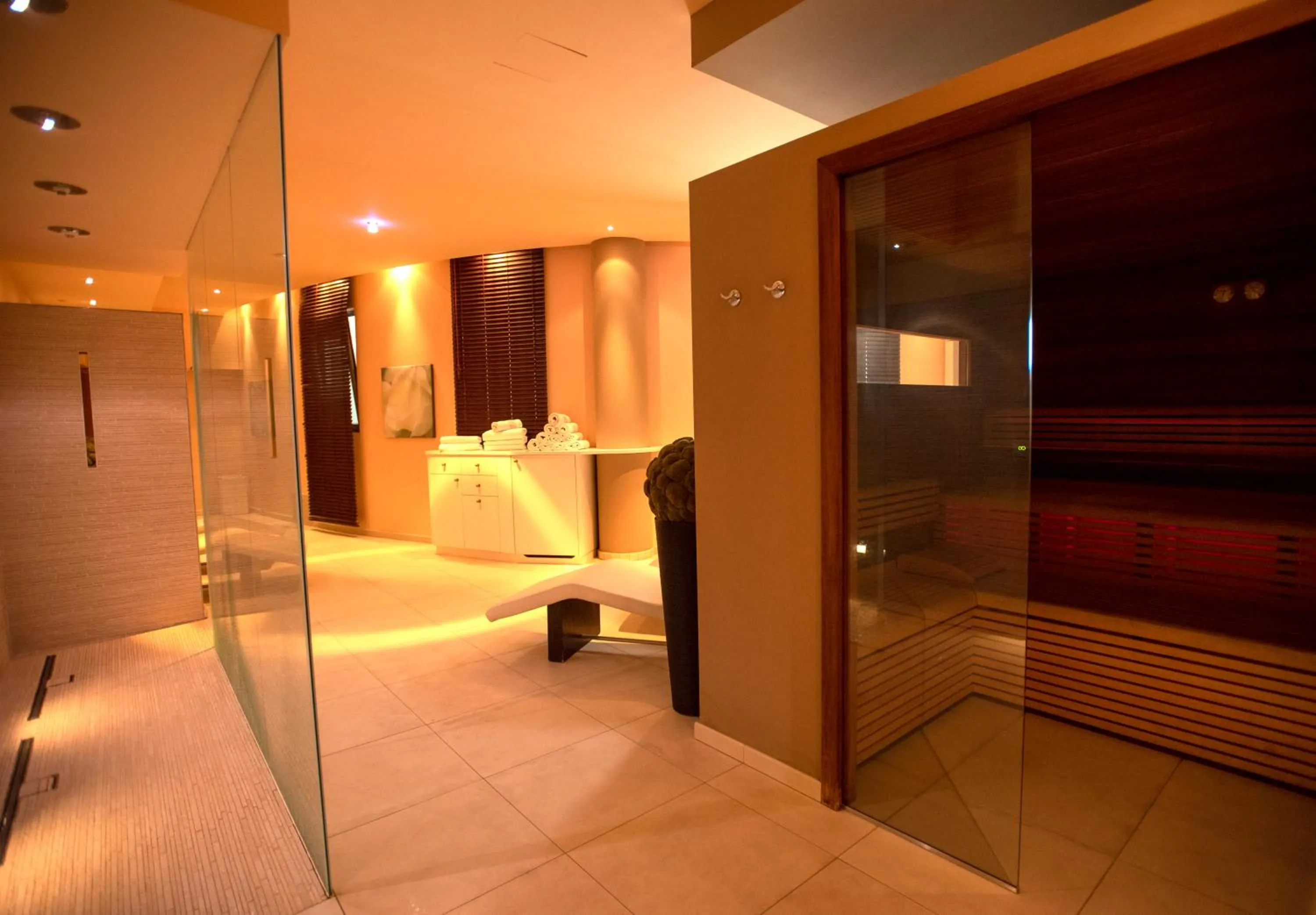 Spa and wellness centre/facilities, Bed in Hotel Chrys