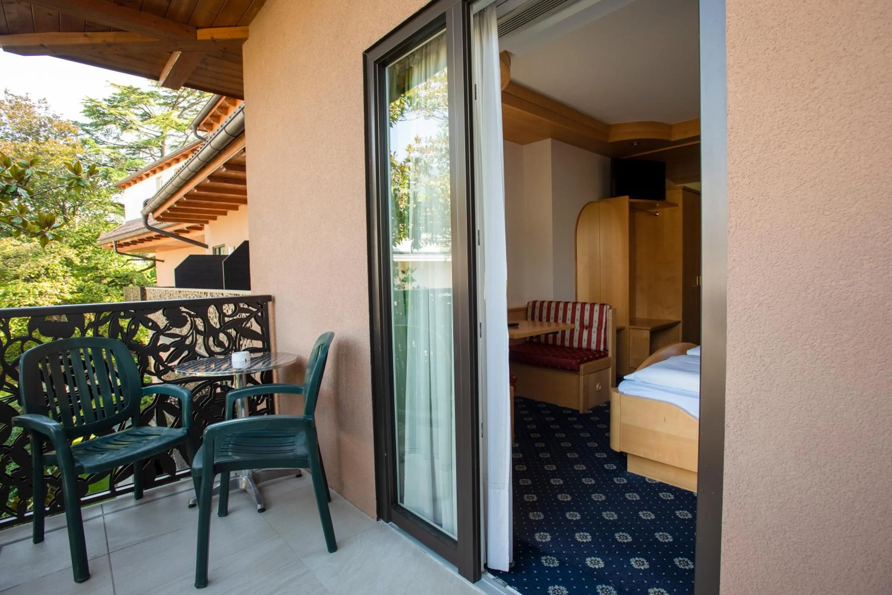 Balcony/Terrace, Bed in Hotel Chrys