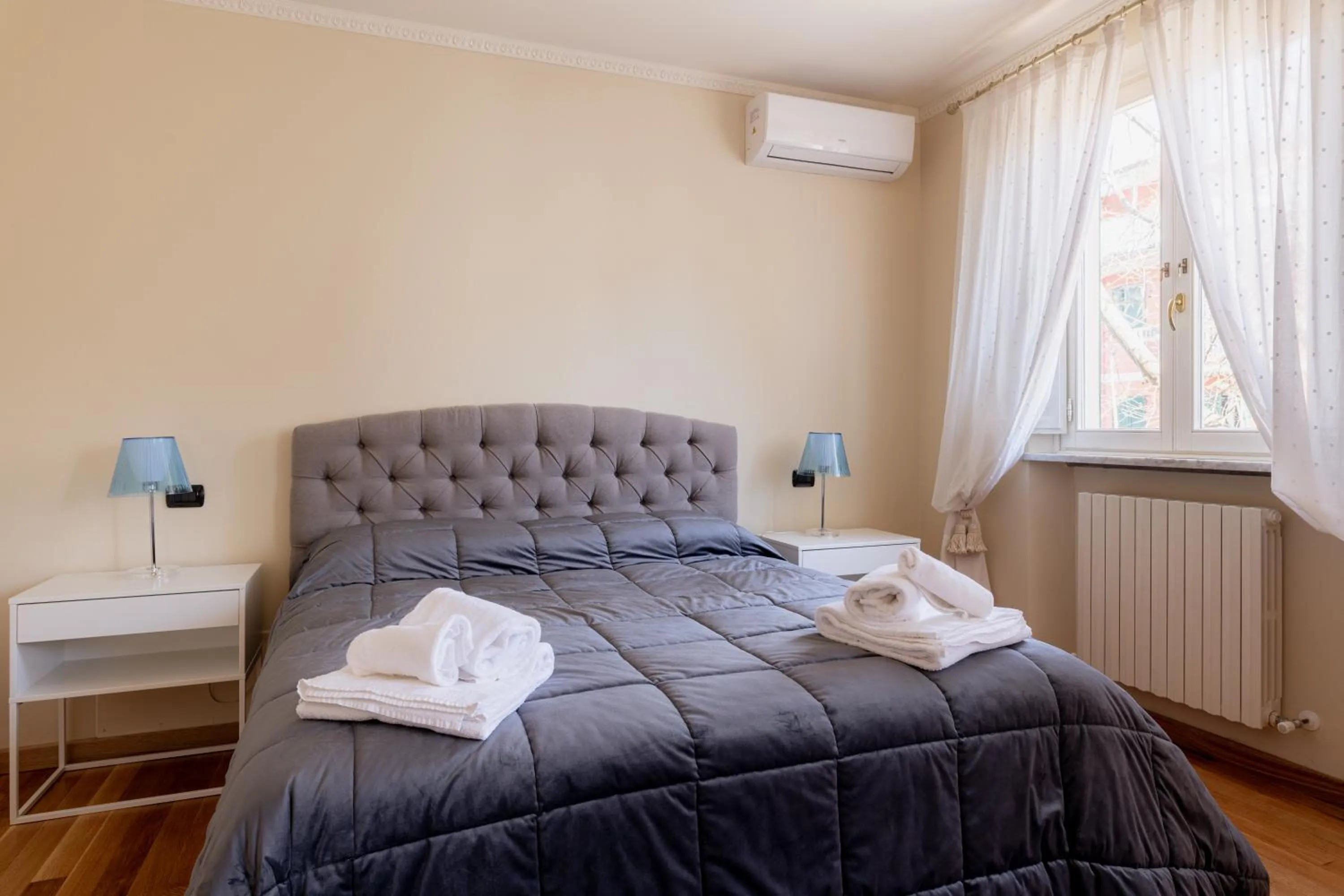 Photo of the whole room, Bed in Villa Romantica Wellness & SPA